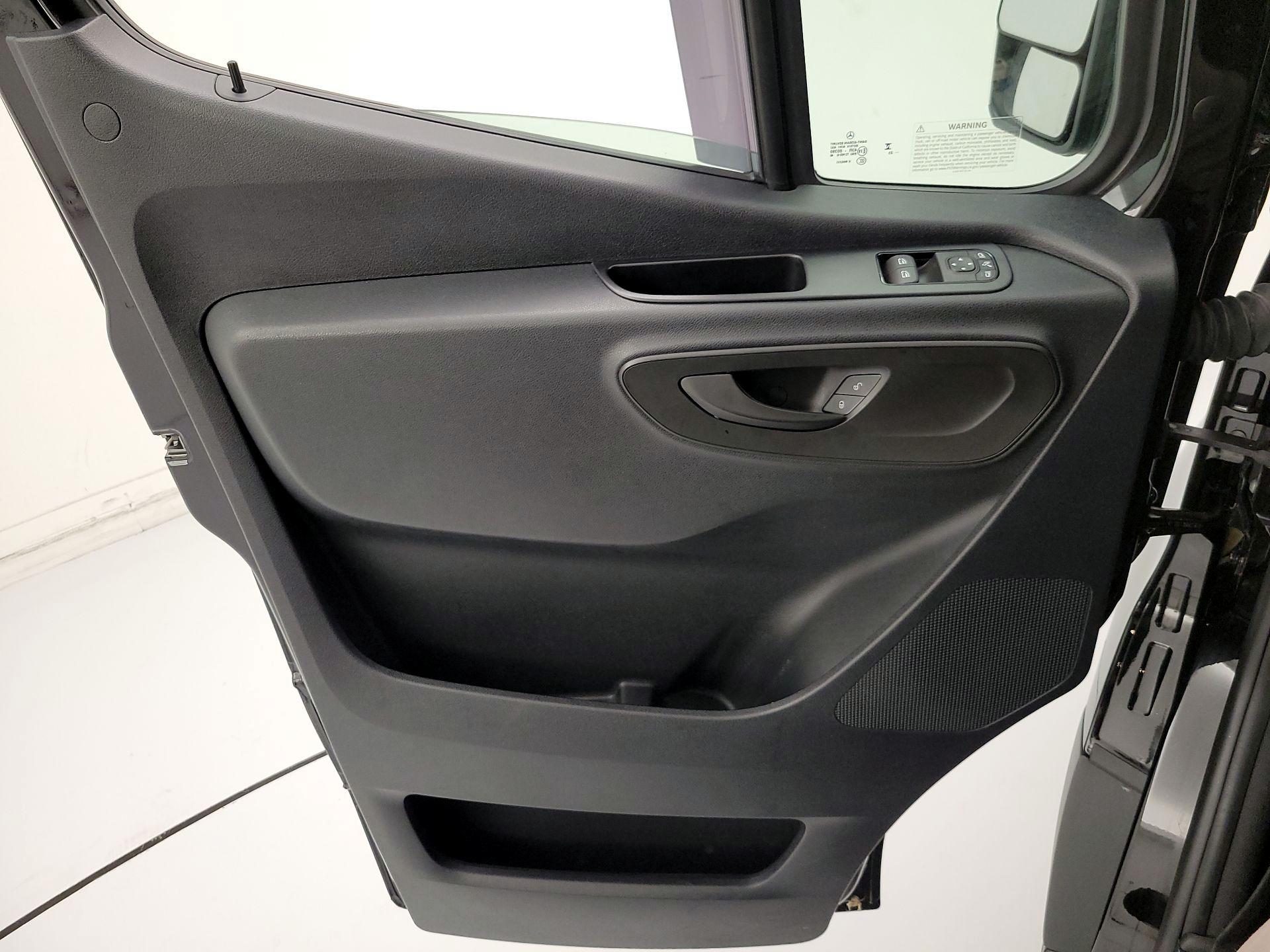 Thumbnail: 2023 Mercedes-Benz Sprinter - 12