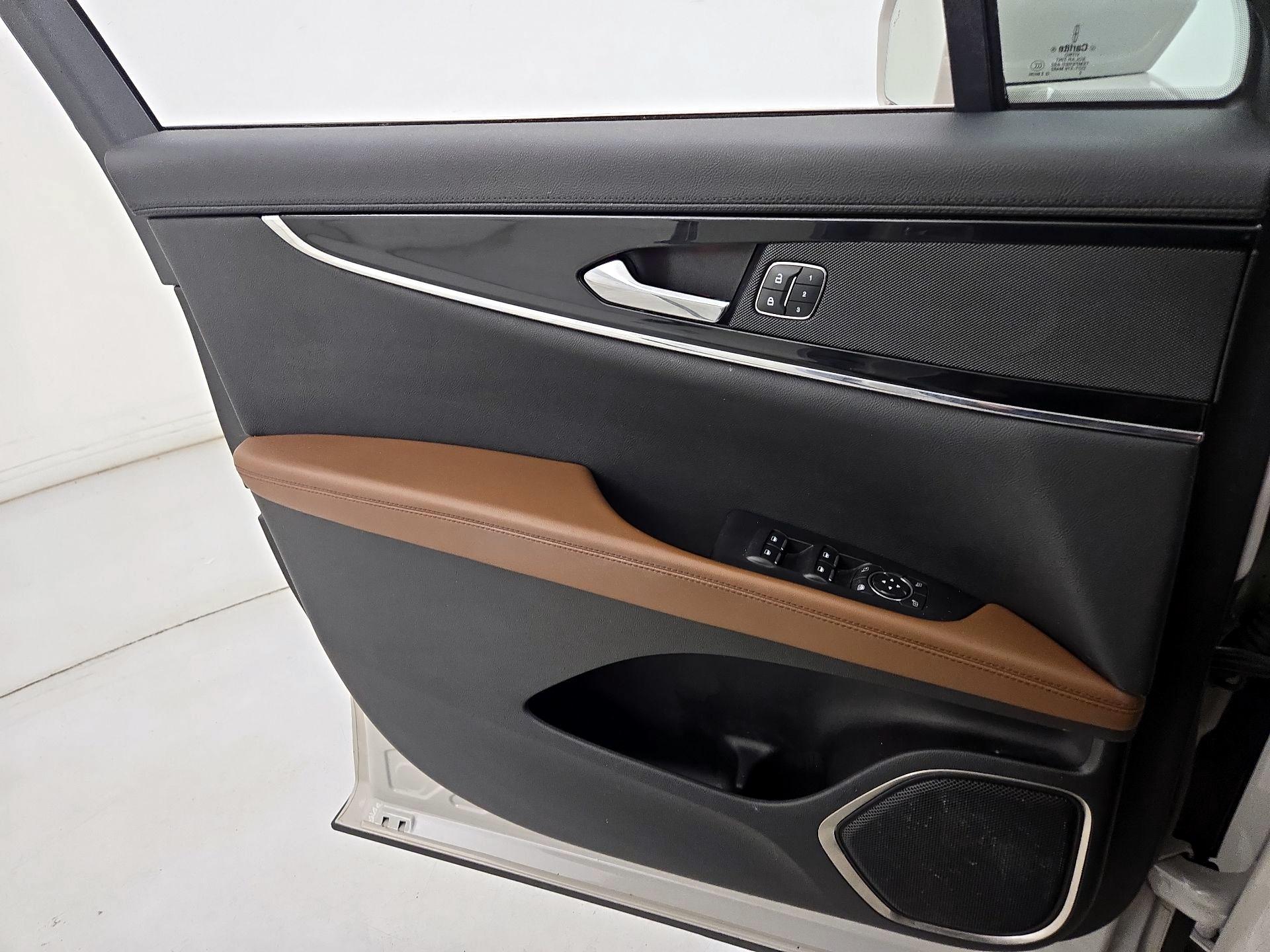 Thumbnail: 2022 Lincoln Nautilus - 12