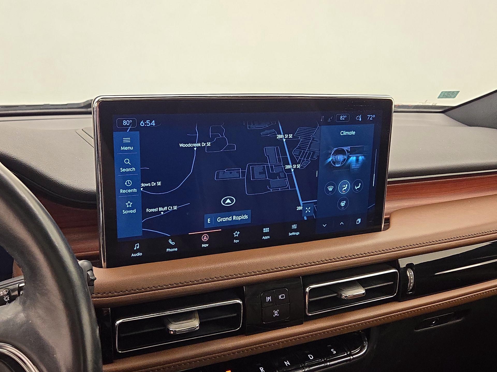 Thumbnail: 2022 Lincoln Nautilus - 14