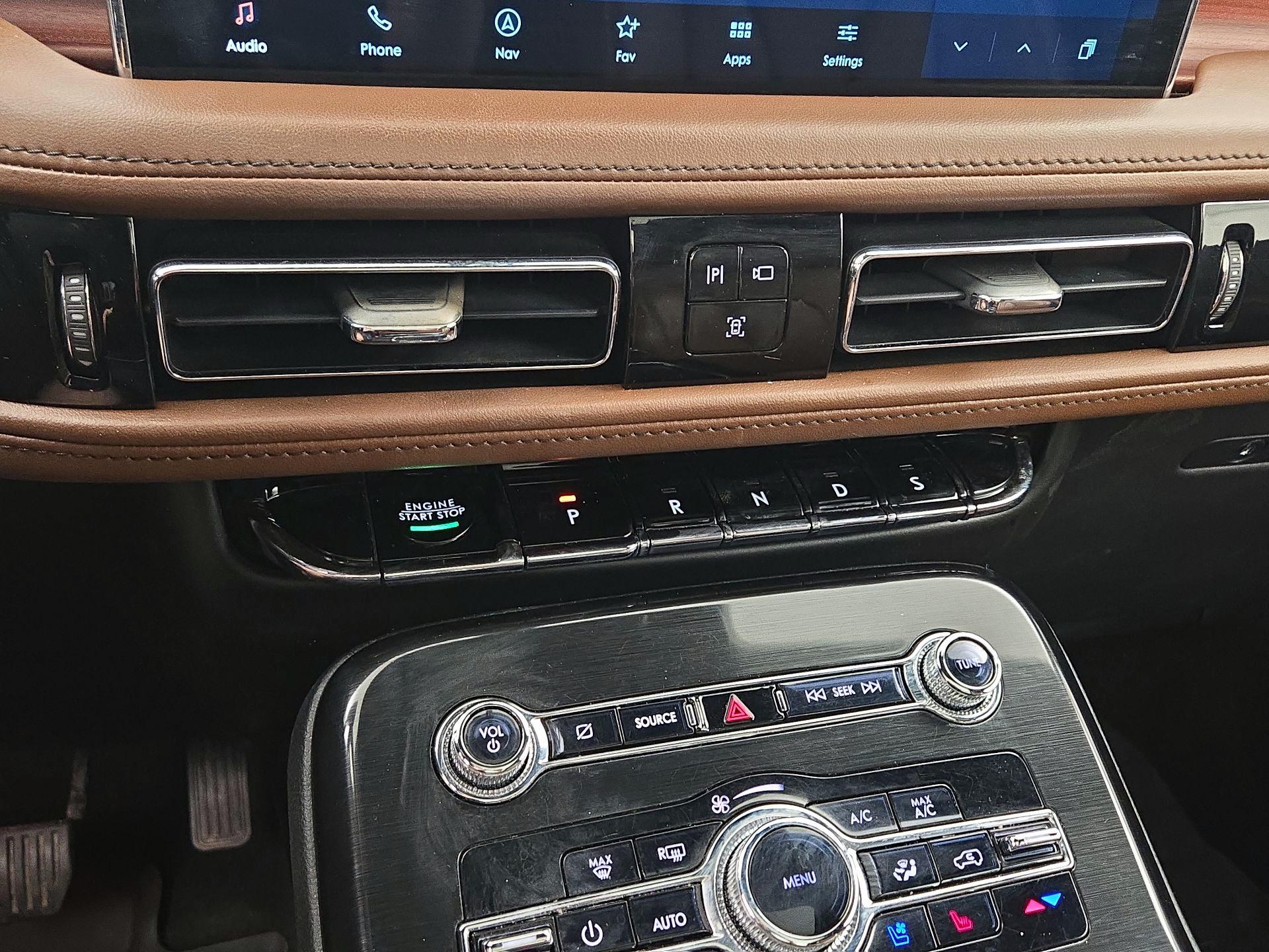 Thumbnail: 2022 Lincoln Nautilus - 18