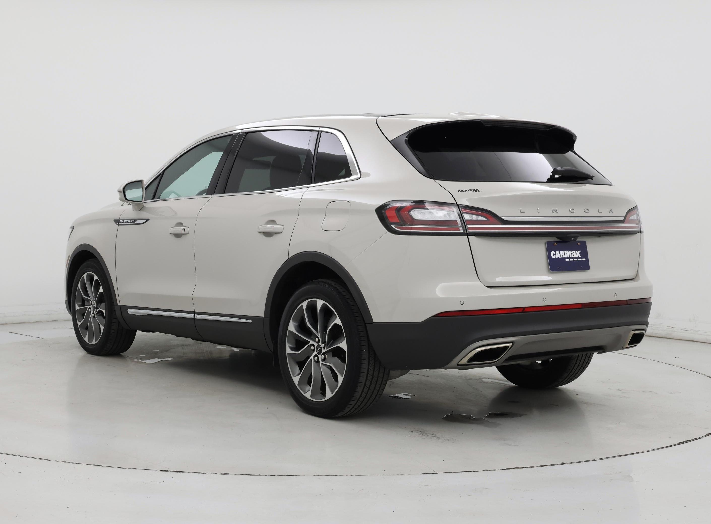 Thumbnail: 2022 Lincoln Nautilus - 2