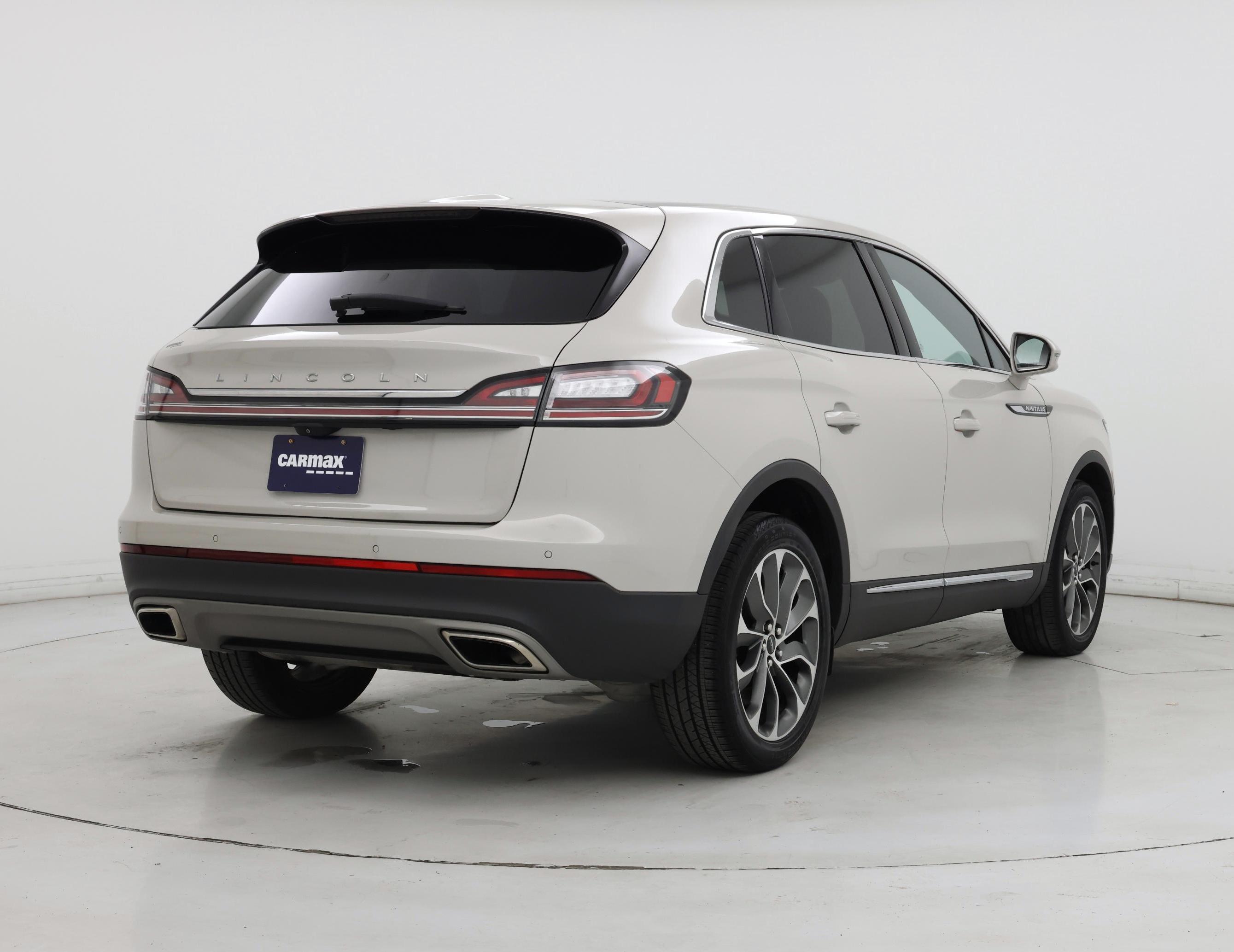 Thumbnail: 2022 Lincoln Nautilus - 8