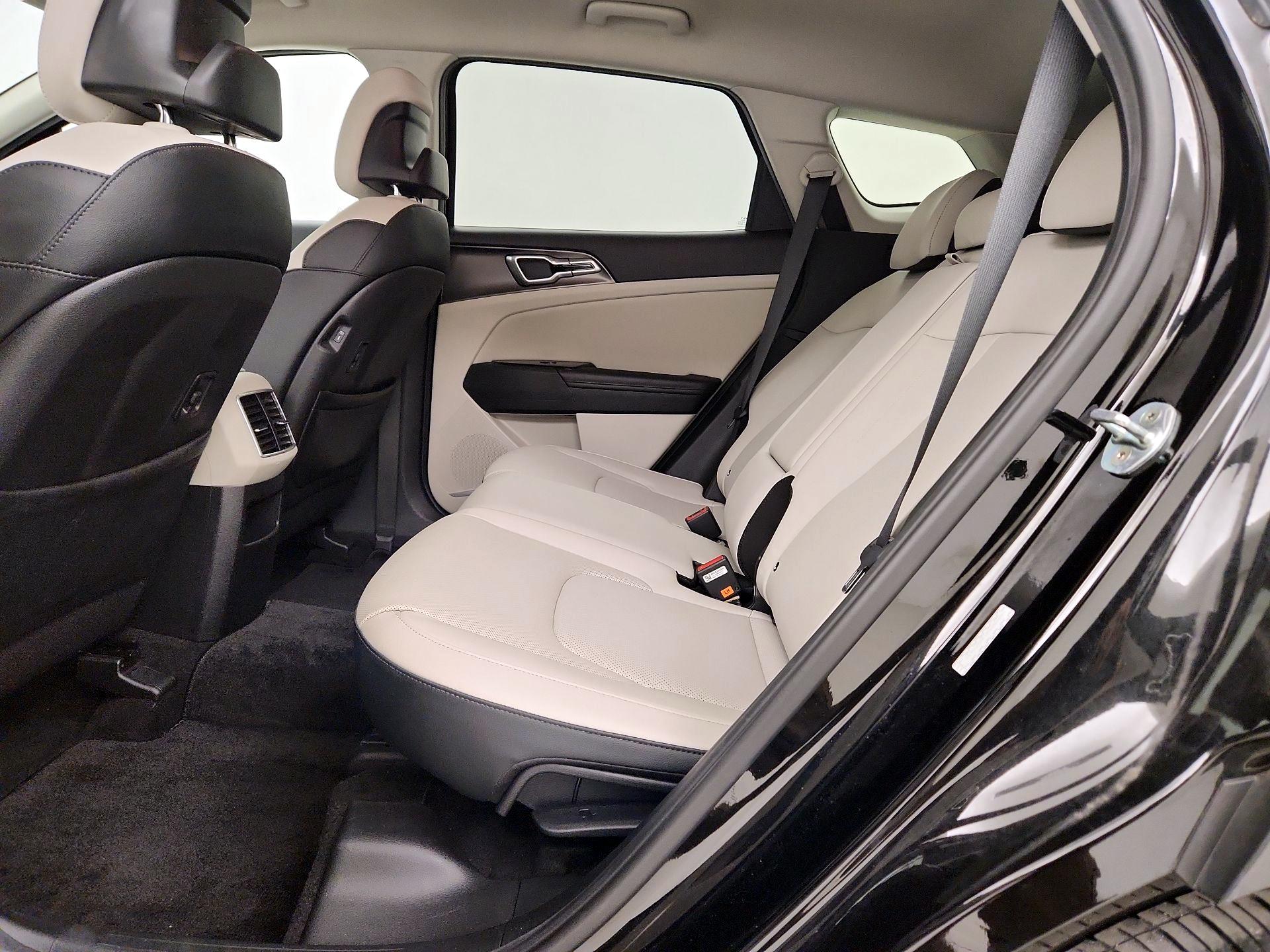 Thumbnail: 2023 Kia Sportage - 20