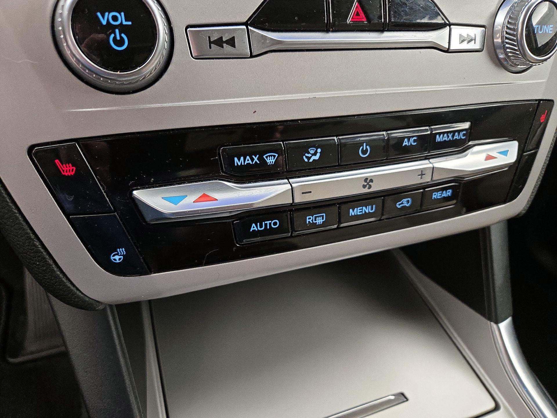 Thumbnail: 2023 Ford Explorer - 16