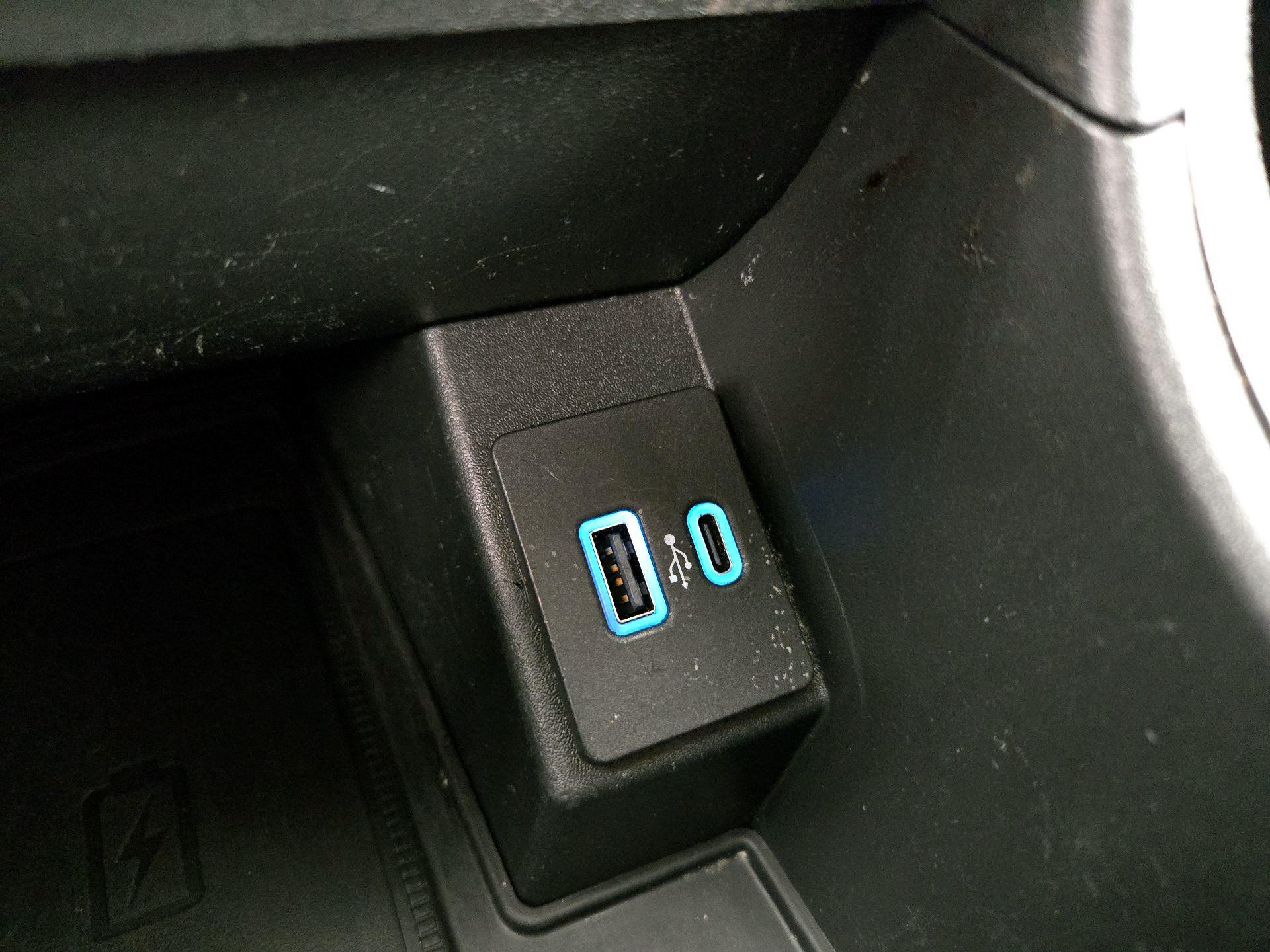 Thumbnail: 2022 Ford Edge - 18