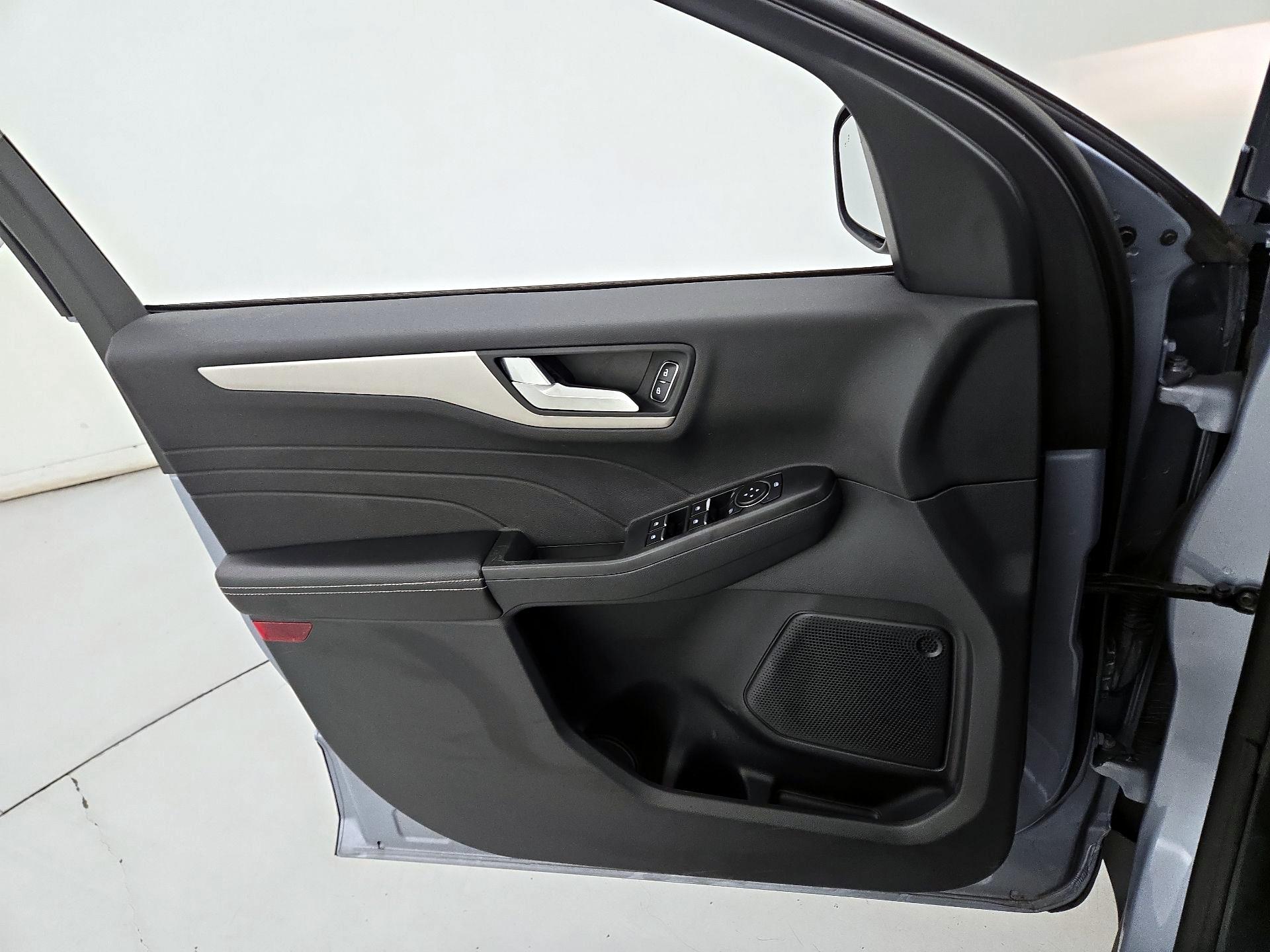 Thumbnail: 2022 Ford Escape - 12