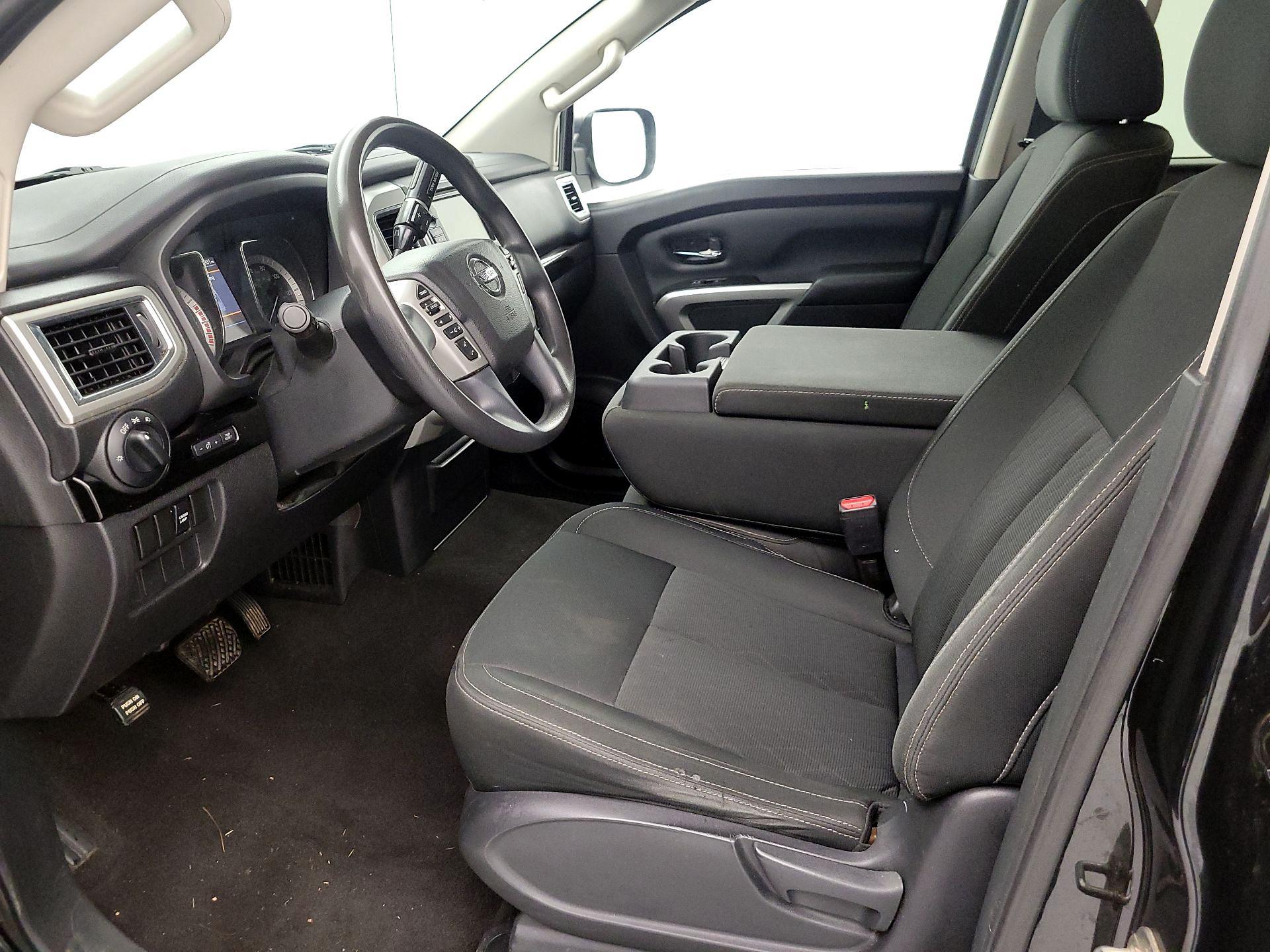 Thumbnail: 2019 Nissan Titan - 11