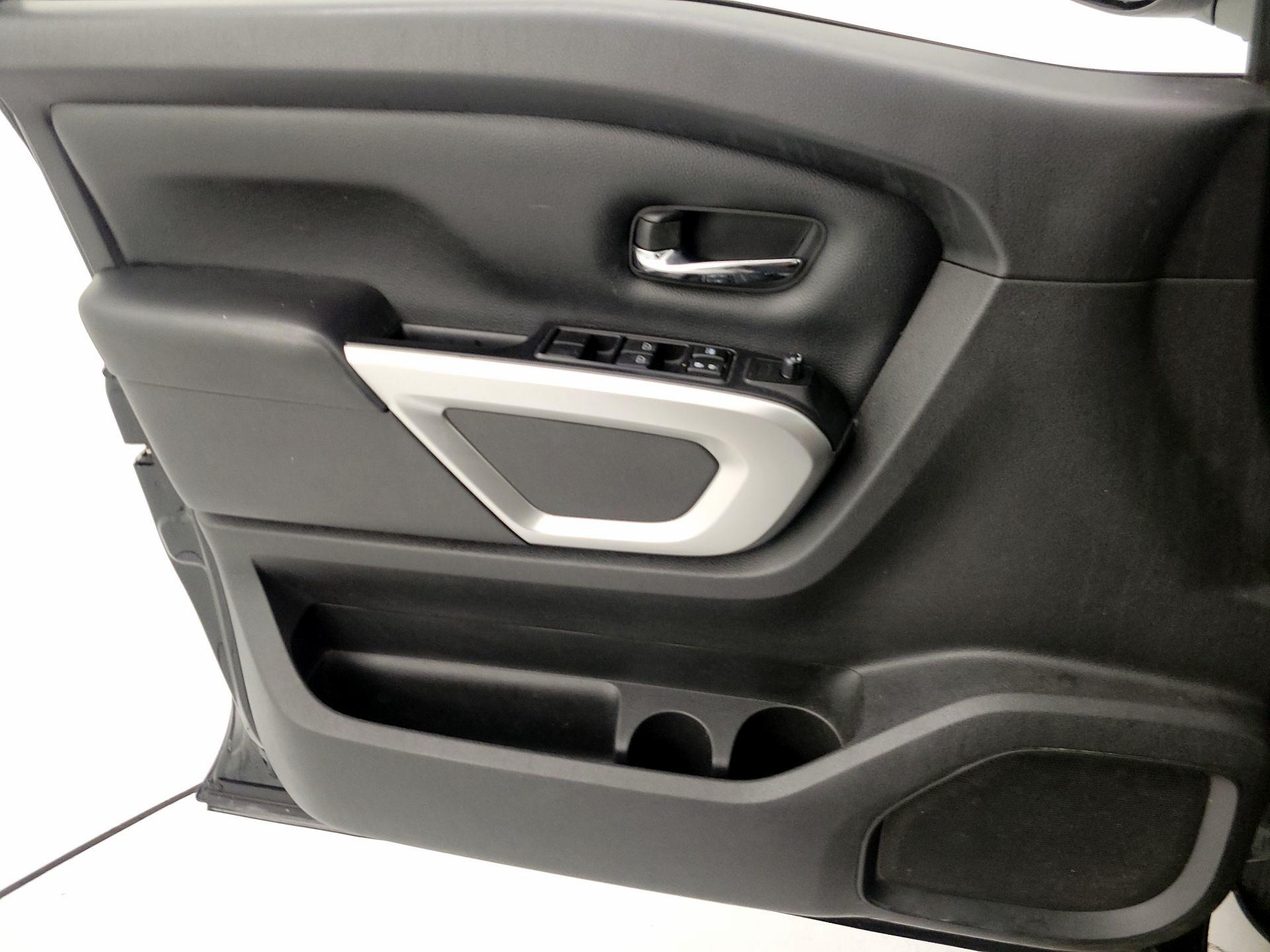 Thumbnail: 2019 Nissan Titan - 12