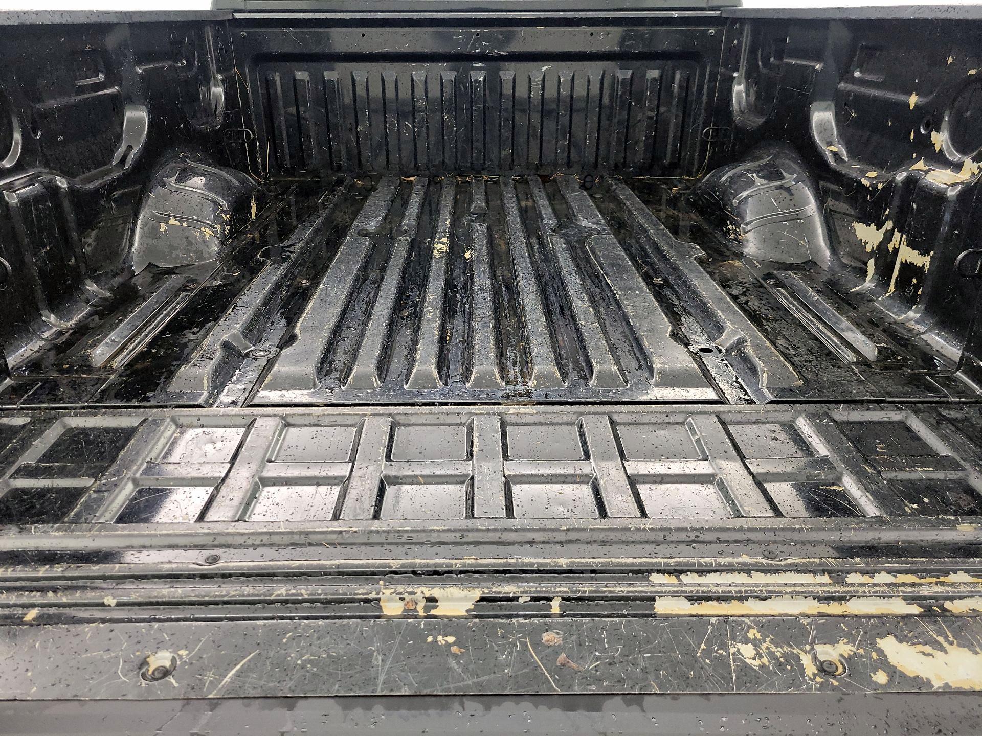 Thumbnail: 2019 Nissan Titan - 20