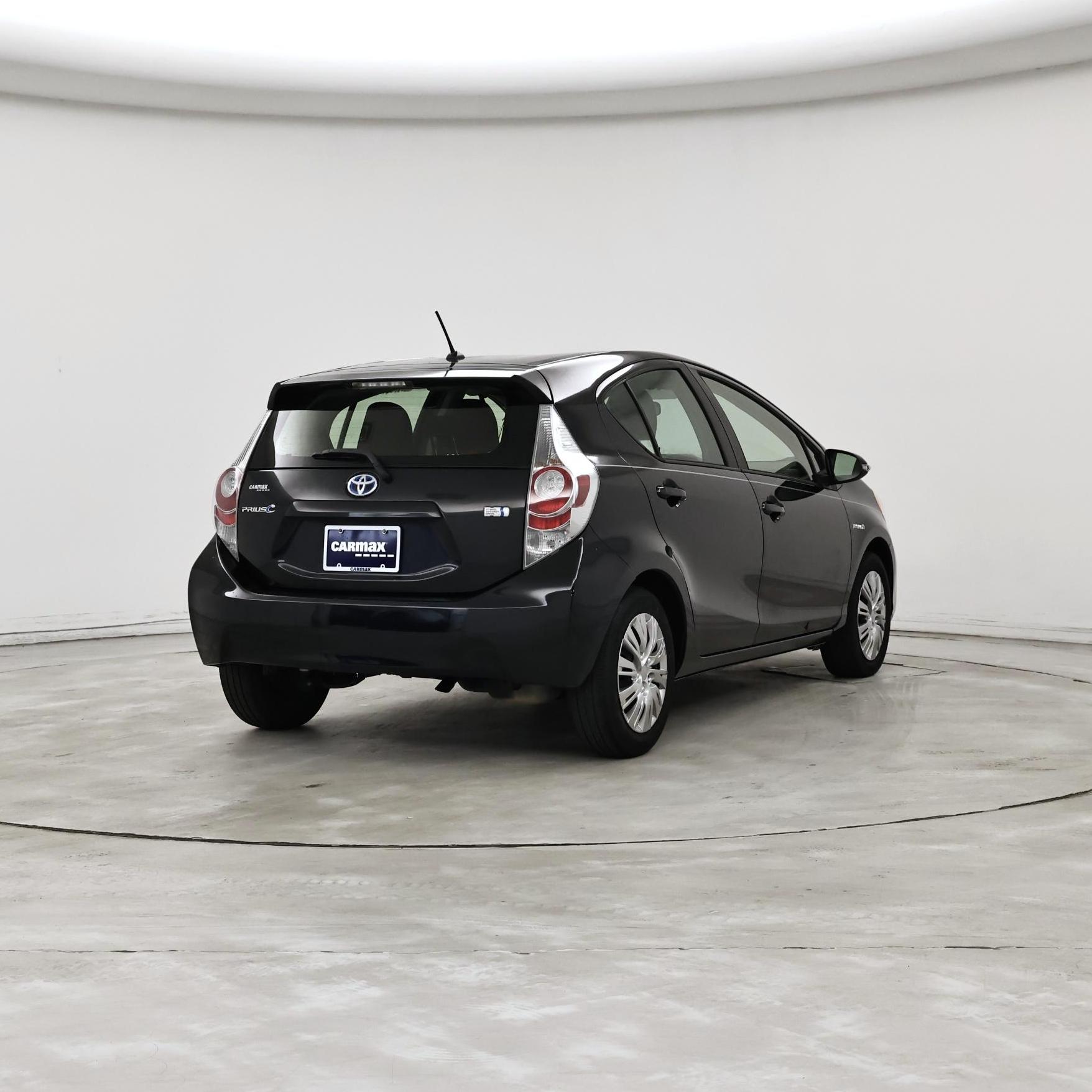 Thumbnail: 2014 Toyota Prius c - 8