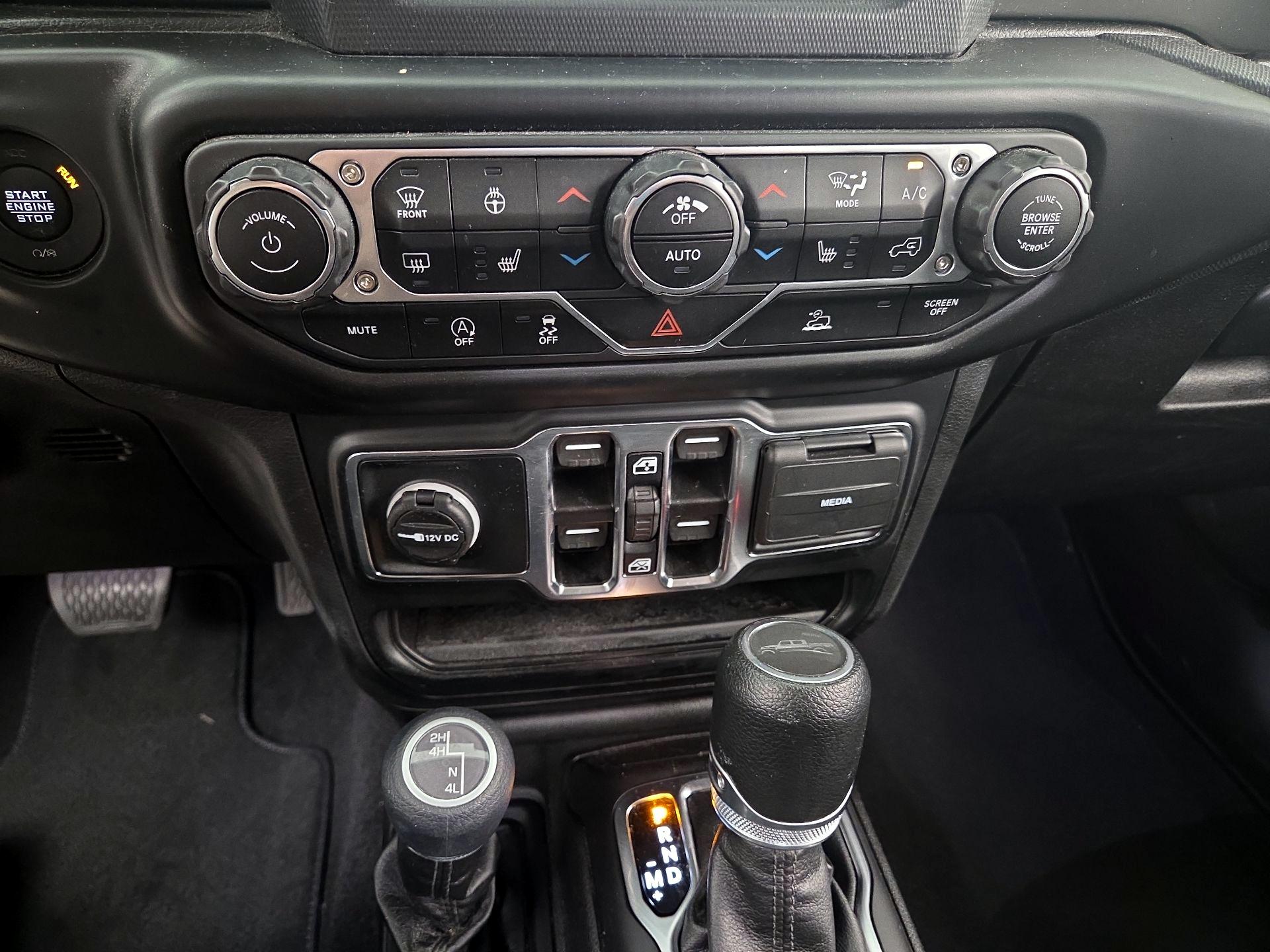 Thumbnail: 2022 Jeep Gladiator - 16