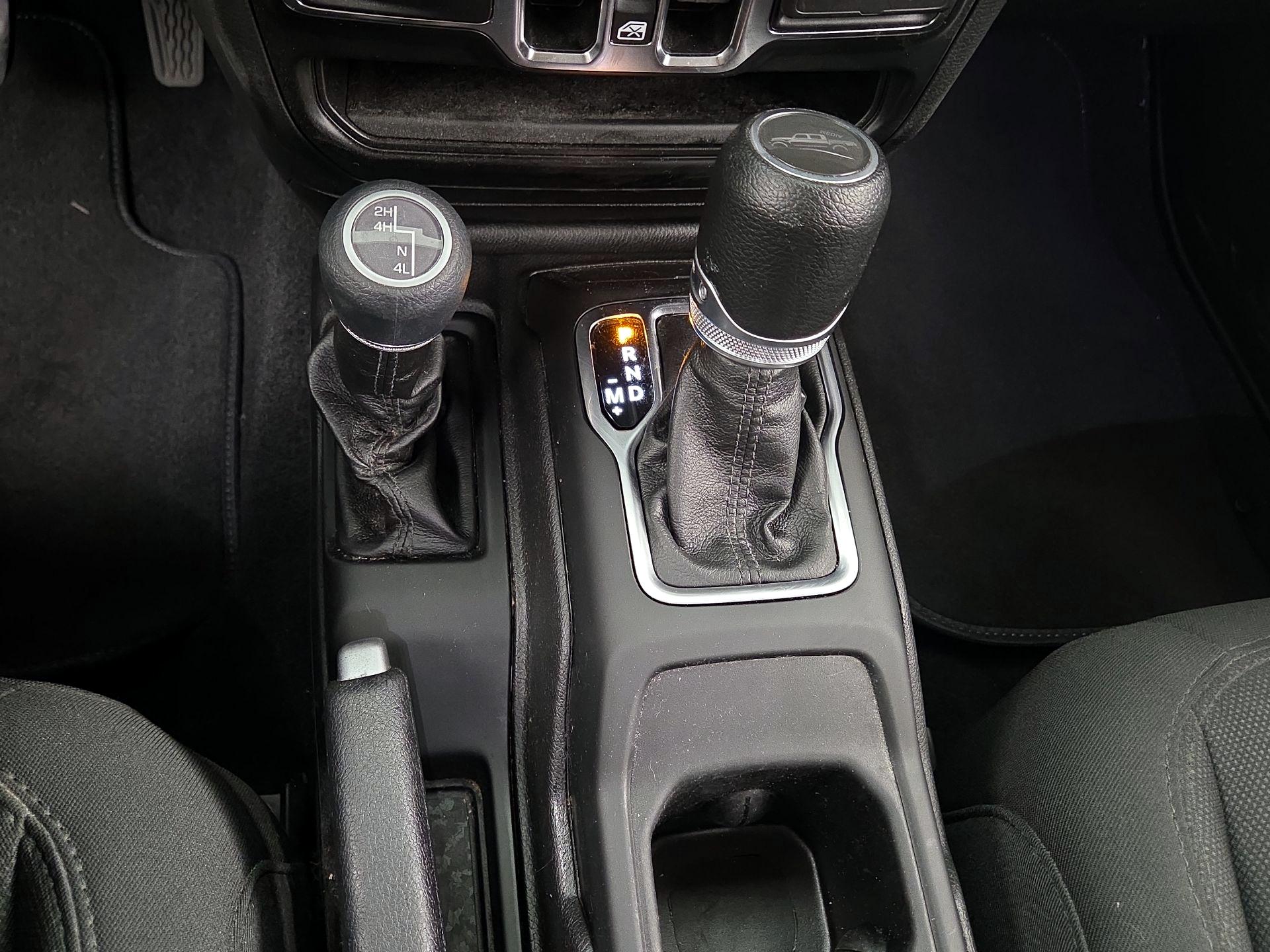 Thumbnail: 2022 Jeep Gladiator - 17