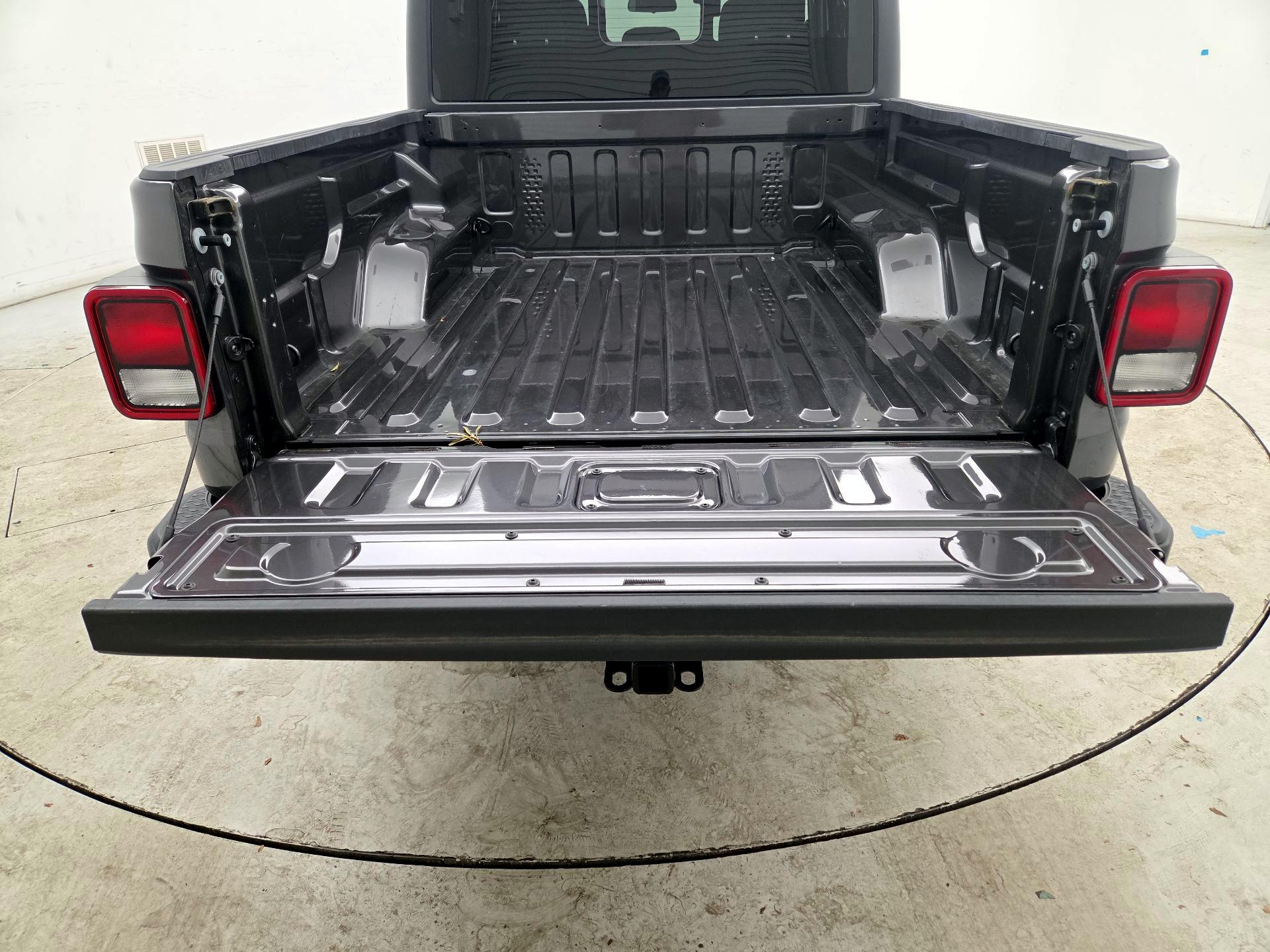 Thumbnail: 2022 Jeep Gladiator - 20