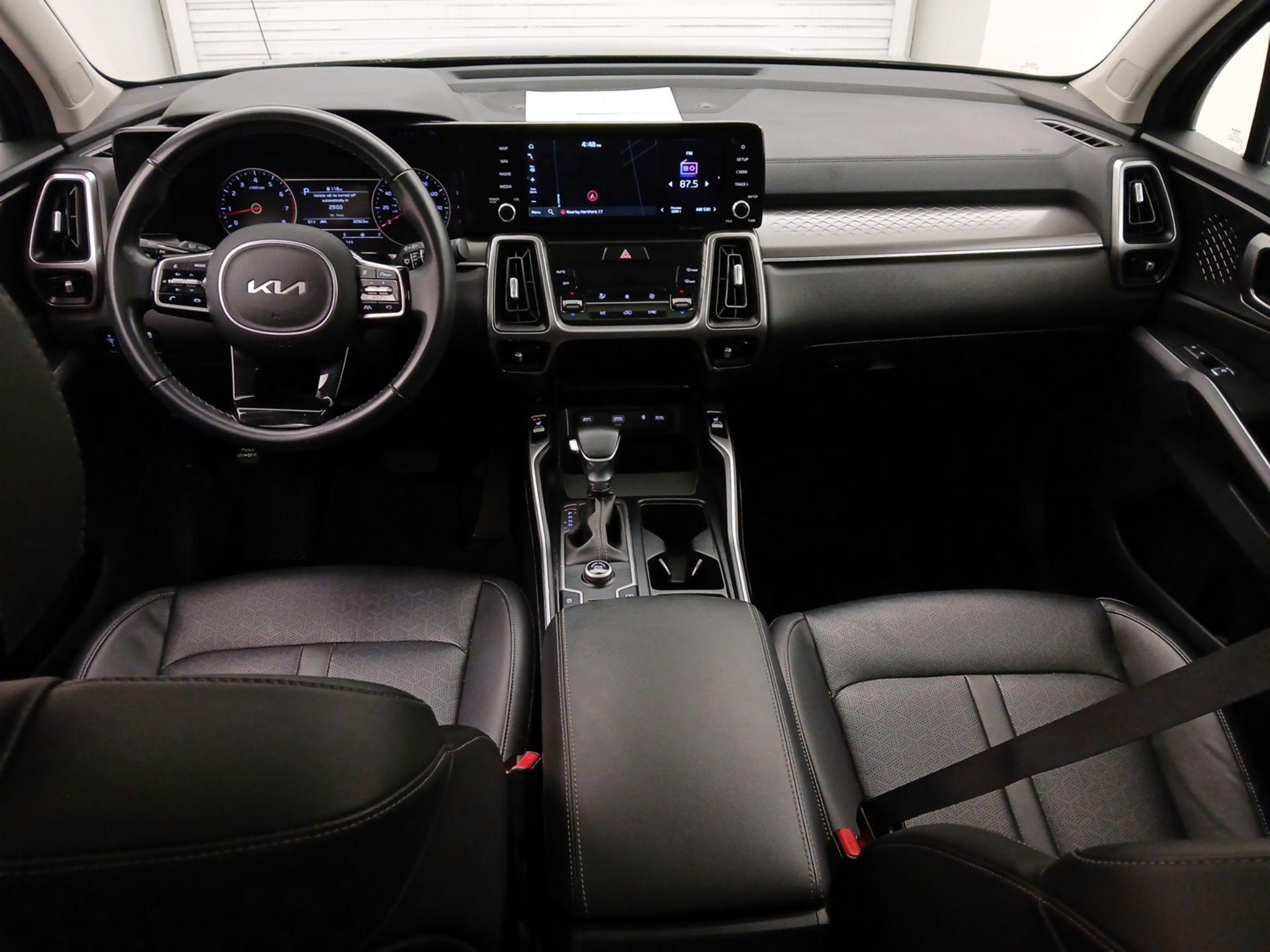 Thumbnail: 2023 Kia Sorento - 9