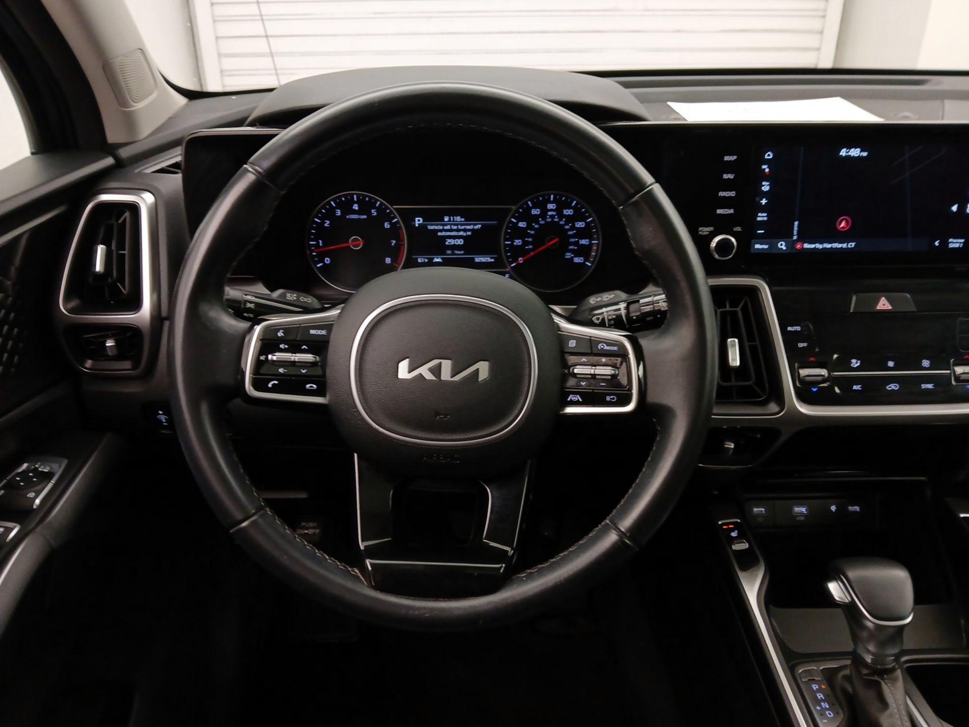 Thumbnail: 2023 Kia Sorento - 10