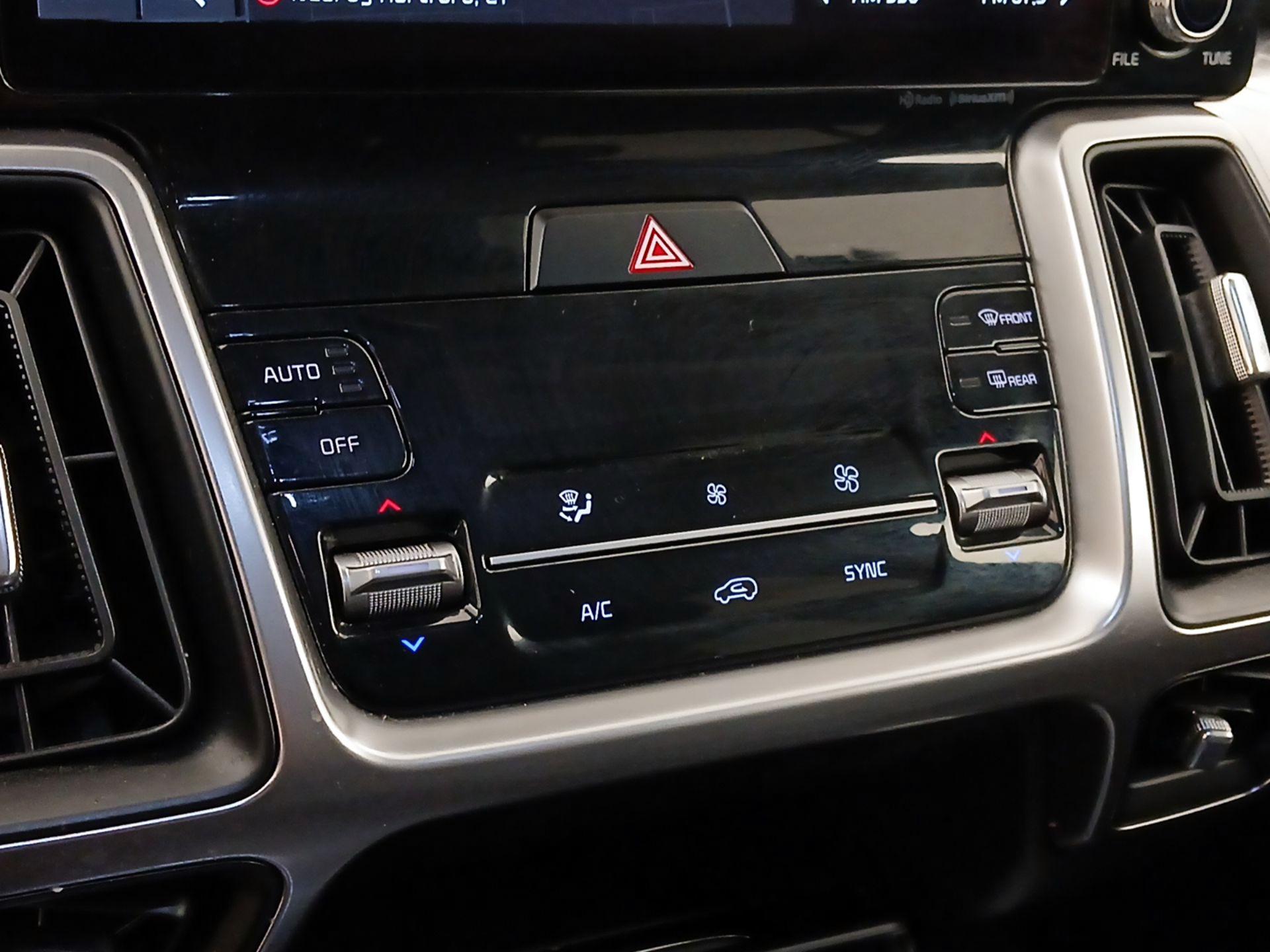 Thumbnail: 2023 Kia Sorento - 17