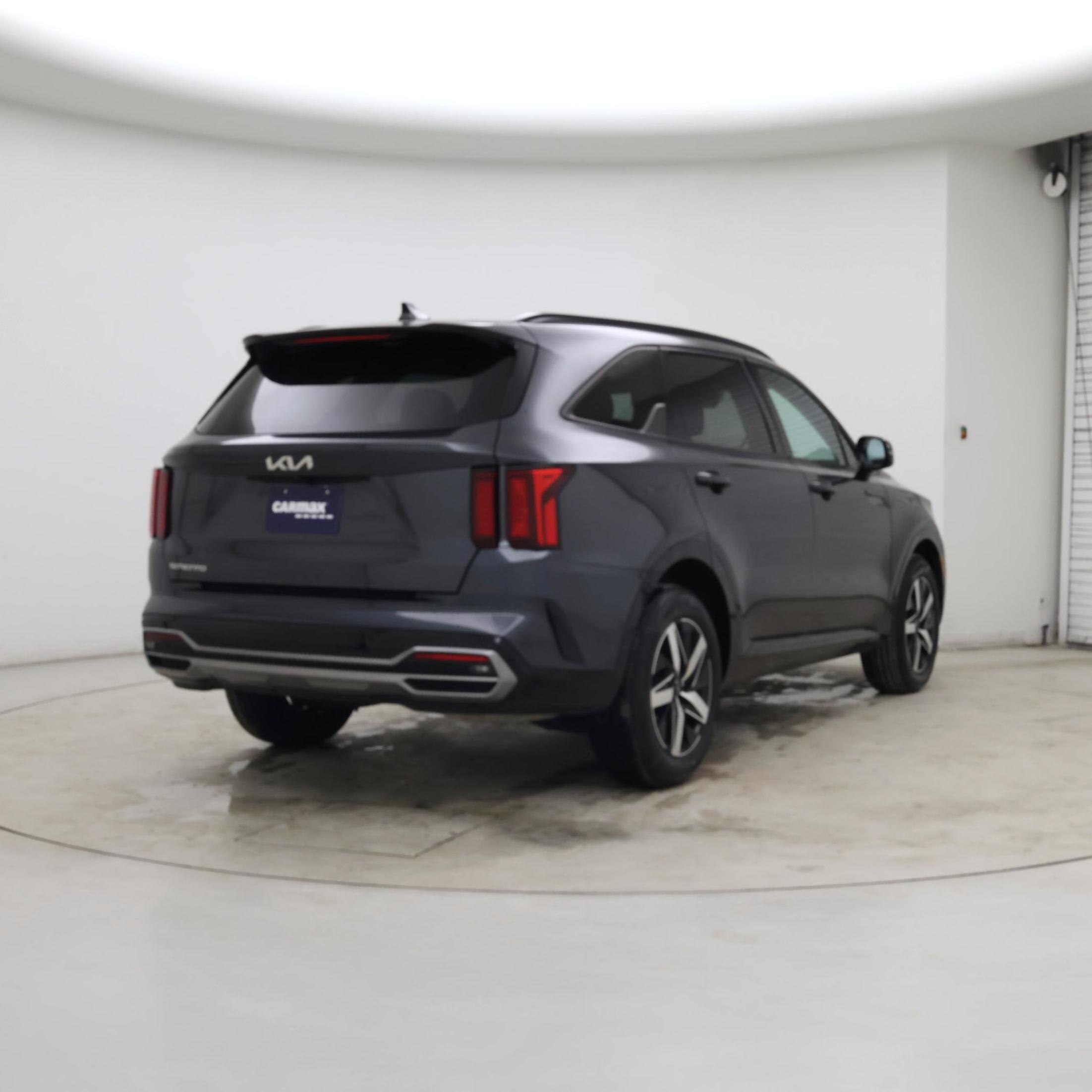 Thumbnail: 2023 Kia Sorento - 8