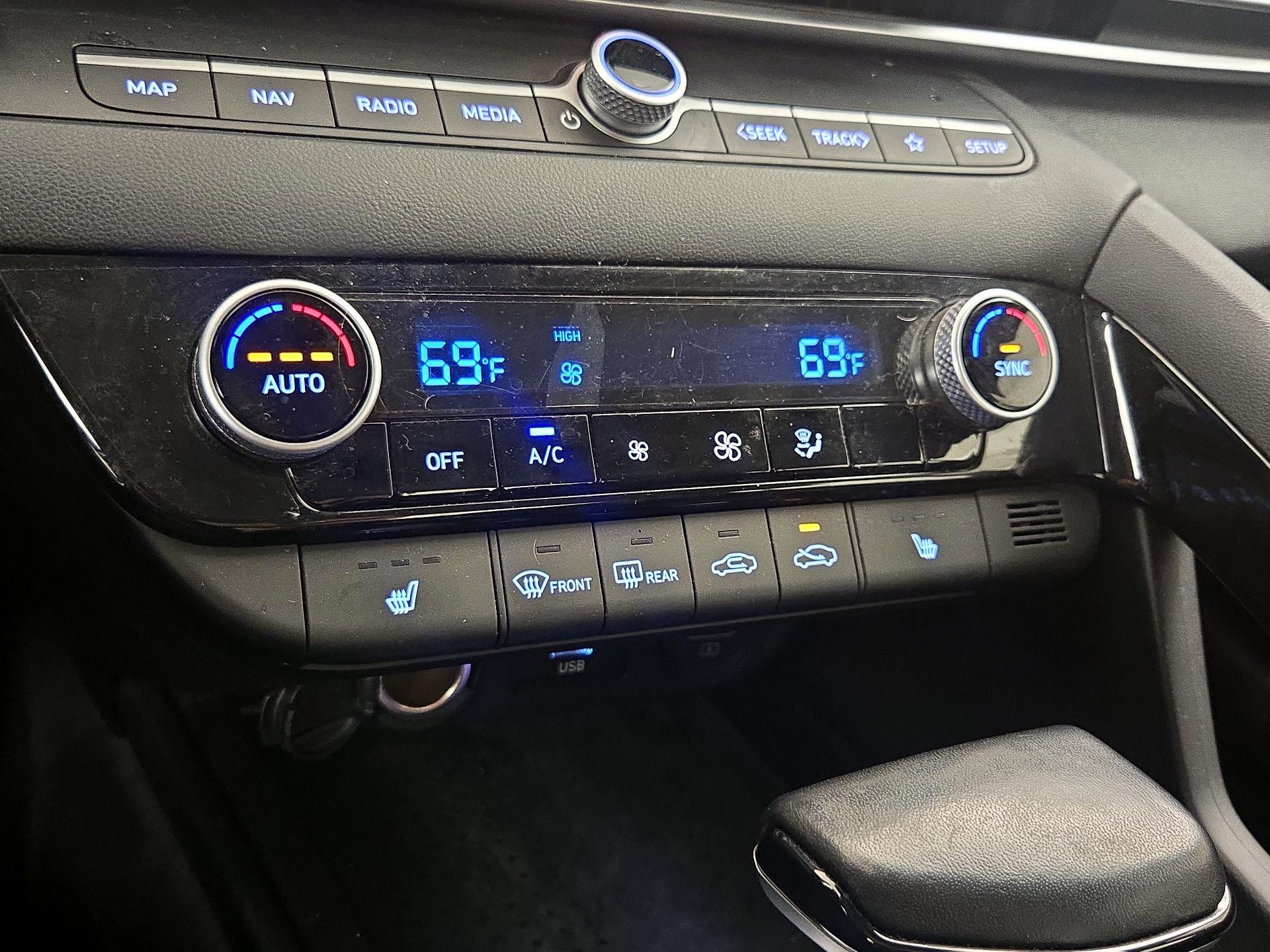 Thumbnail: 2023 Hyundai Elantra - 17