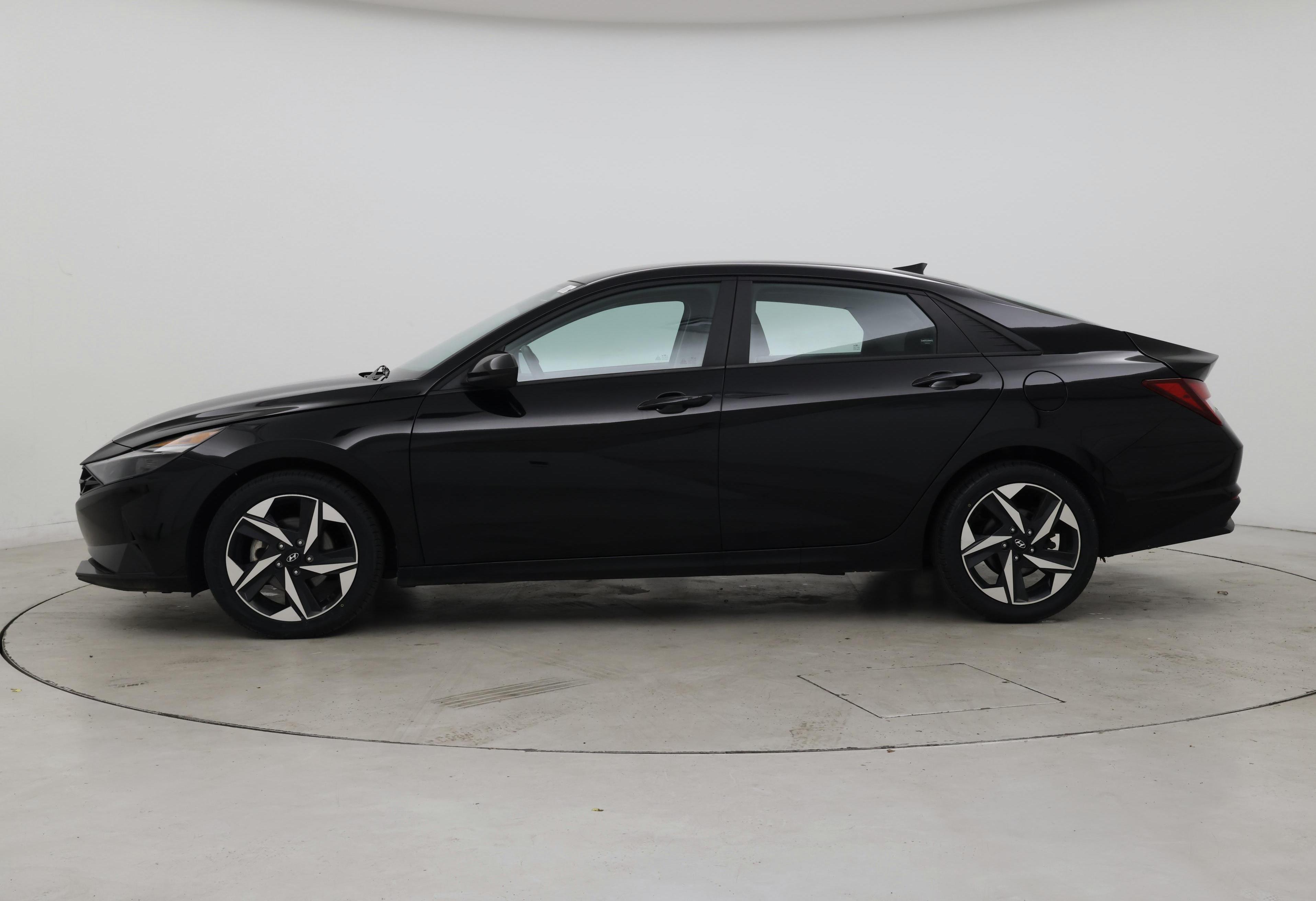 Thumbnail: 2023 Hyundai Elantra - 3