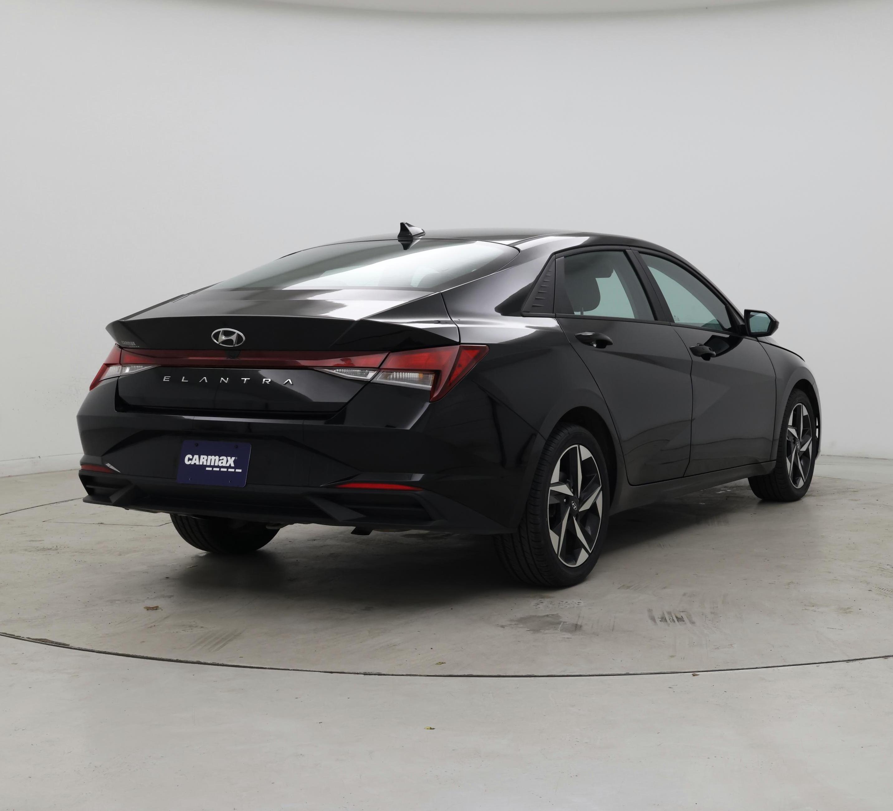 Thumbnail: 2023 Hyundai Elantra - 8