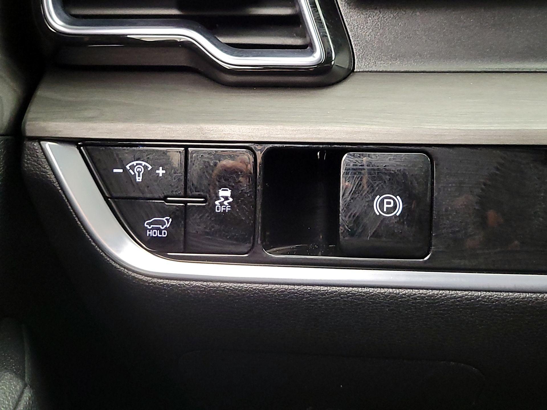 Thumbnail: 2023 Kia Sportage - 13