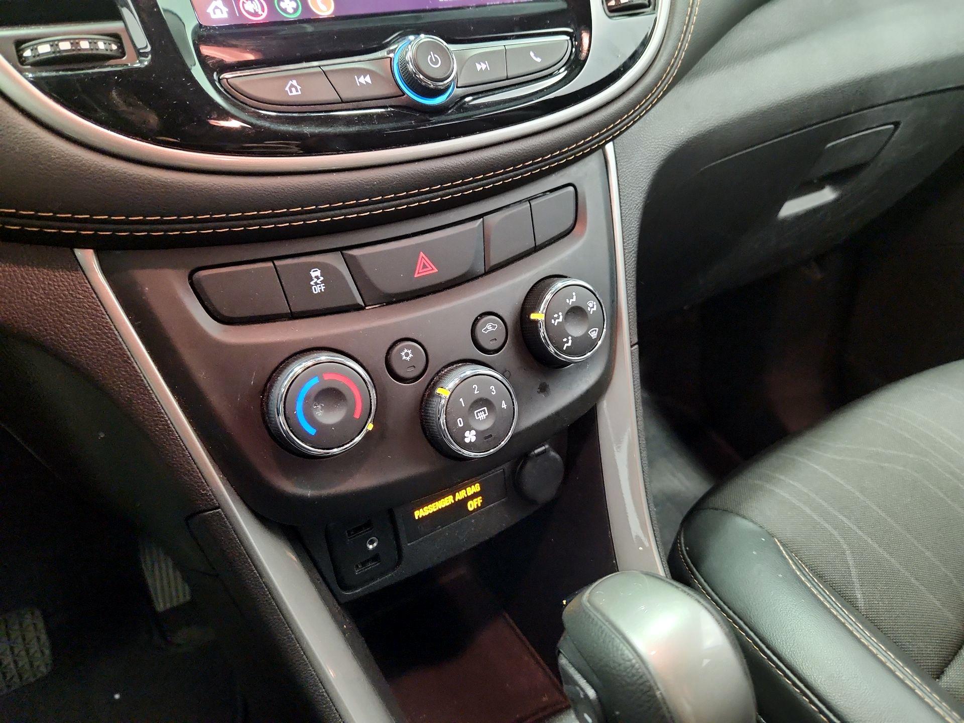 Thumbnail: 2022 Chevrolet Trax - 16