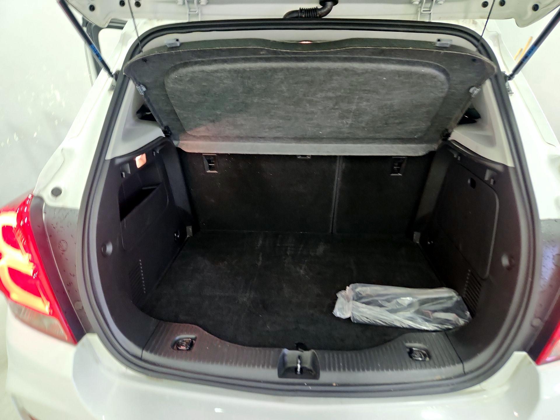 Thumbnail: 2022 Chevrolet Trax - 20