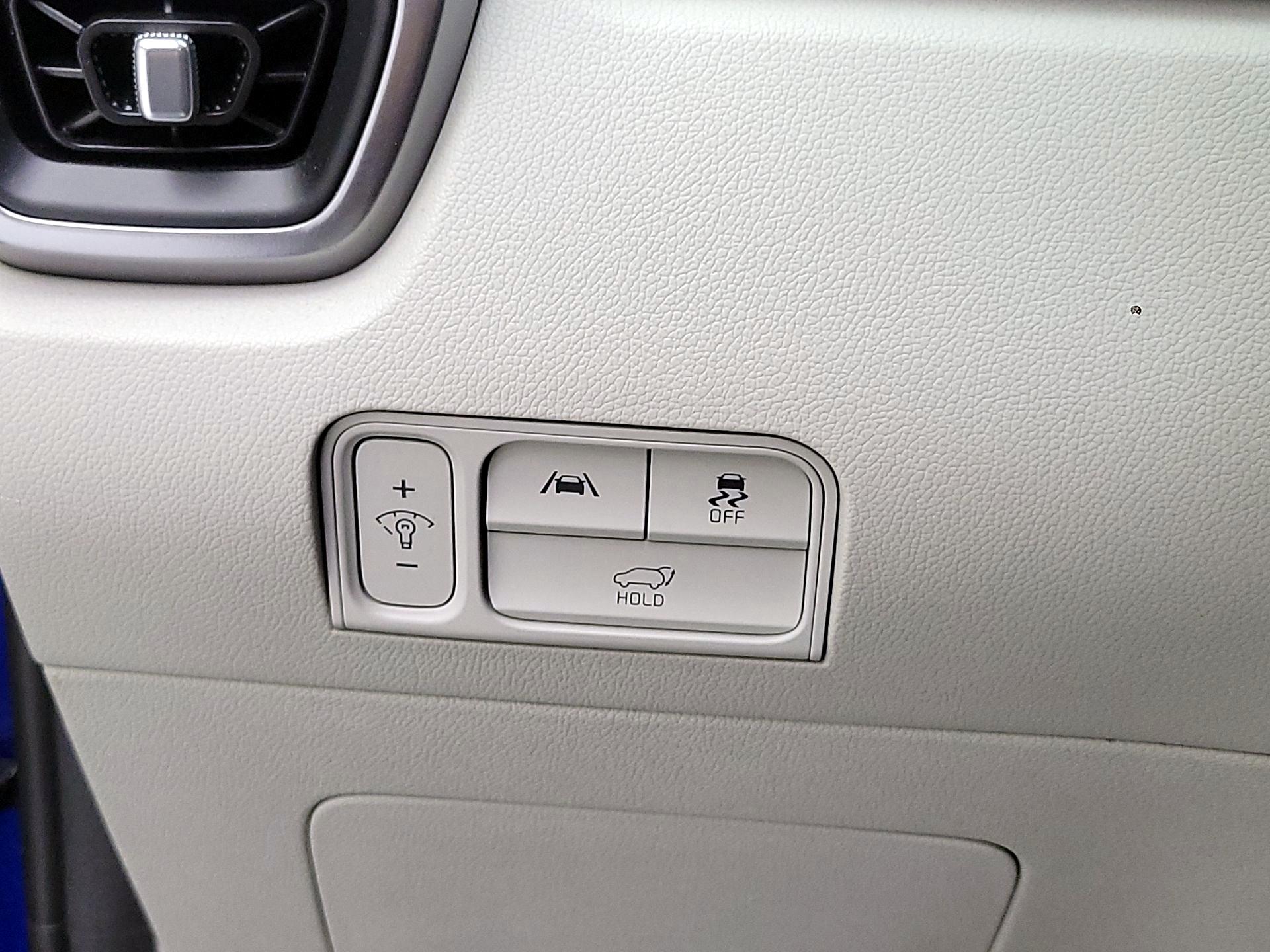 Thumbnail: 2023 Kia Sorento - 11