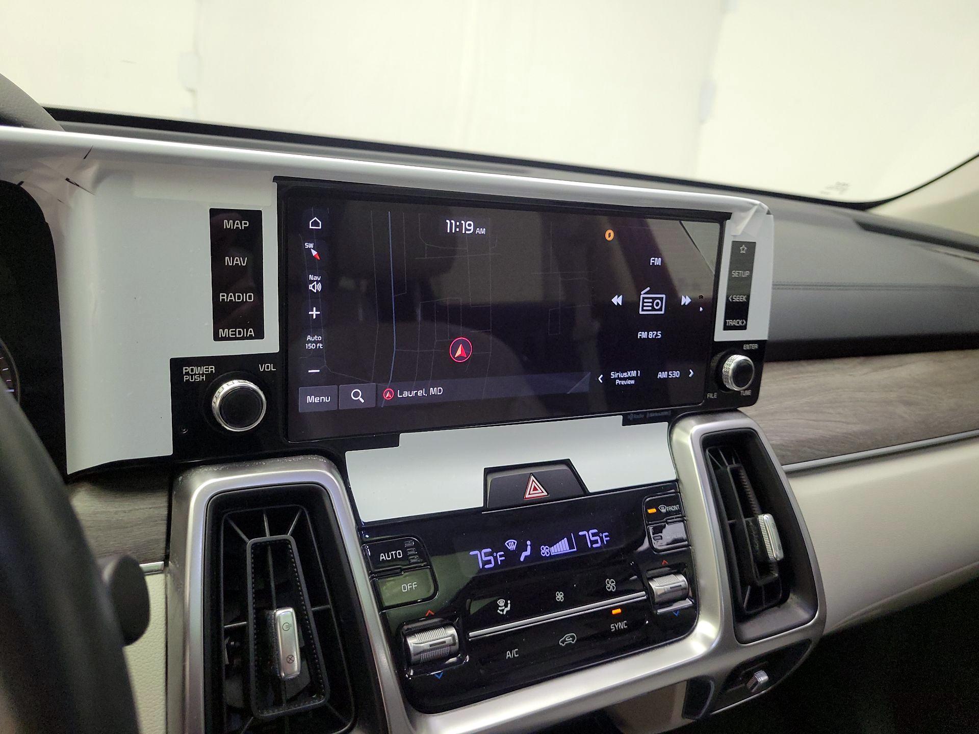 Thumbnail: 2023 Kia Sorento - 12