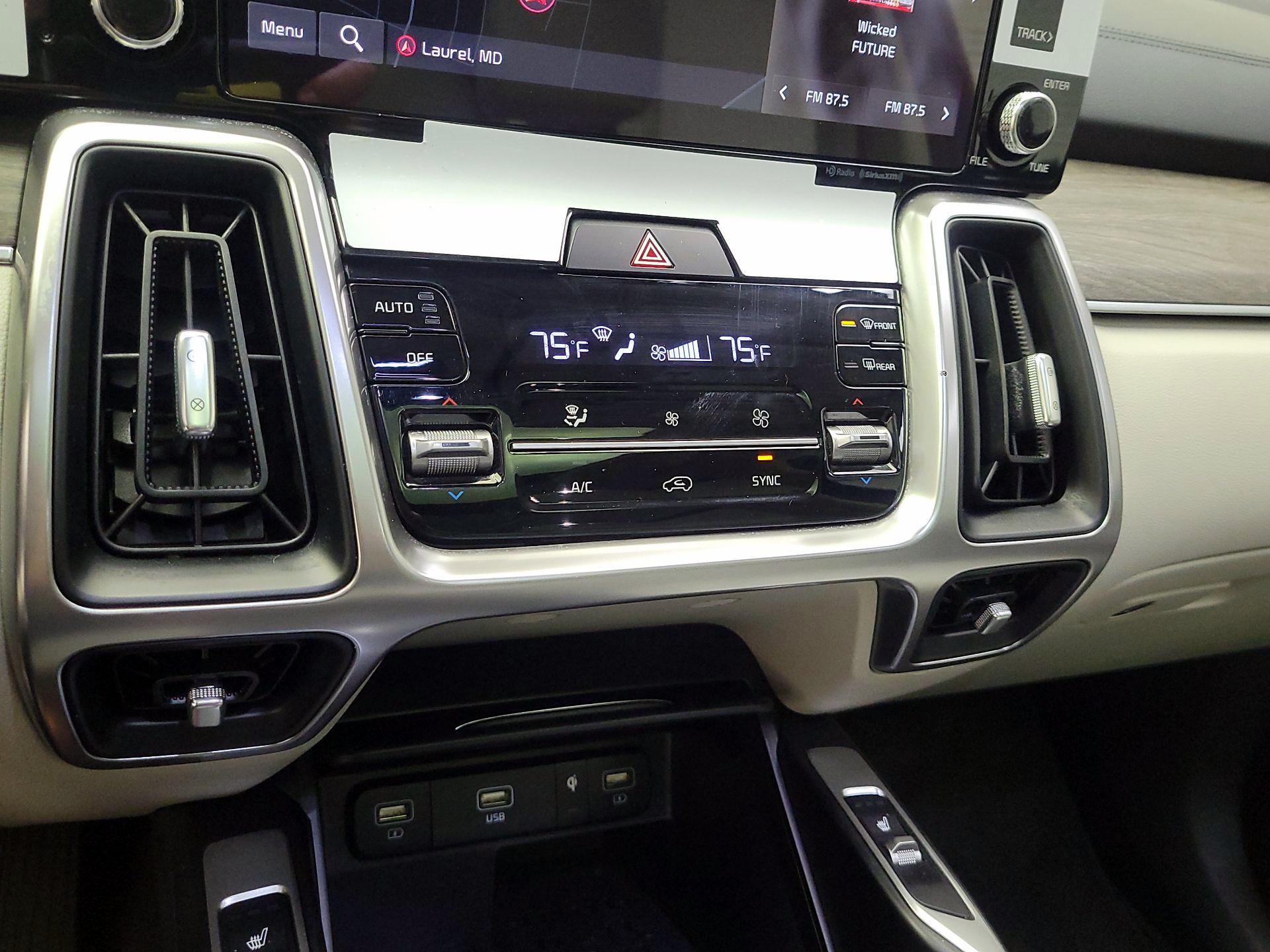 Thumbnail: 2023 Kia Sorento - 15