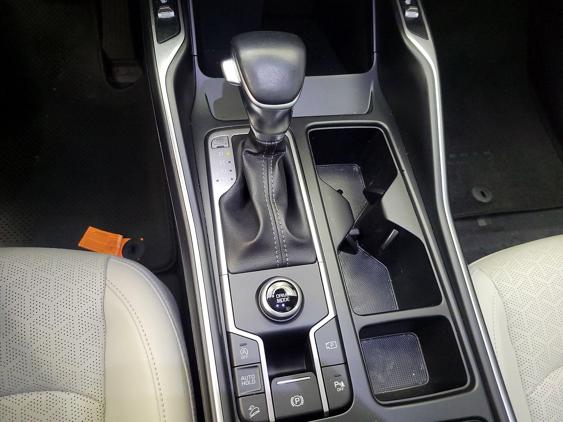 Thumbnail: 2023 Kia Sorento - 16