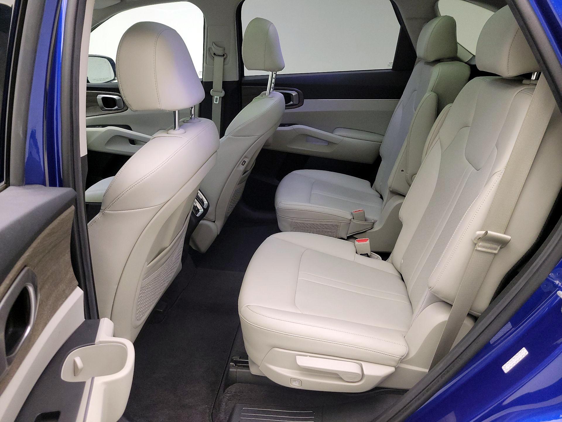 Thumbnail: 2023 Kia Sorento - 19