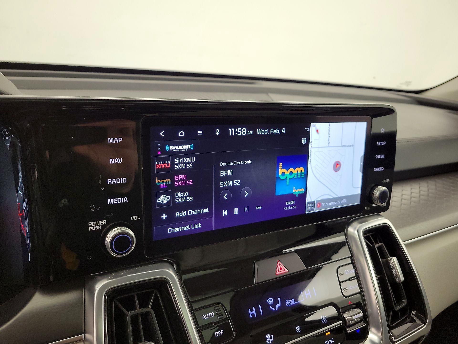 Thumbnail: 2023 Kia Sorento - 16