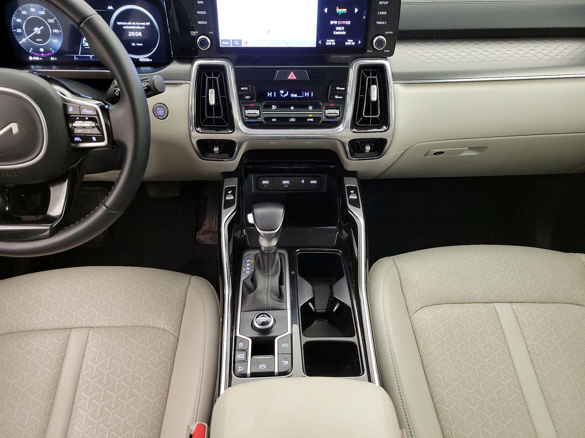 Thumbnail: 2023 Kia Sorento - 18