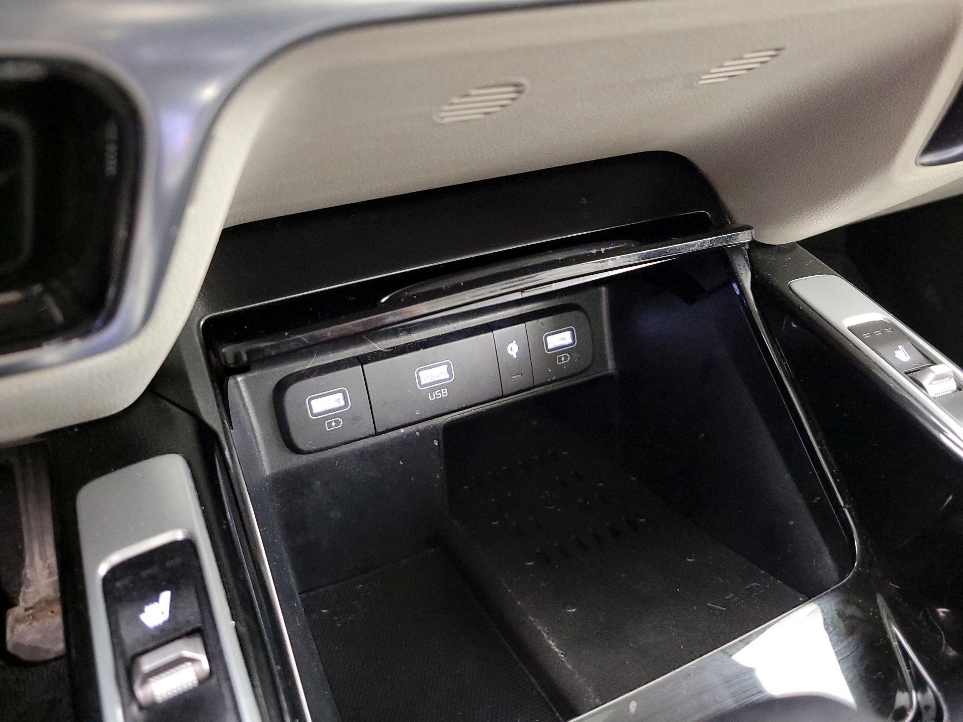 Thumbnail: 2023 Kia Sorento - 19