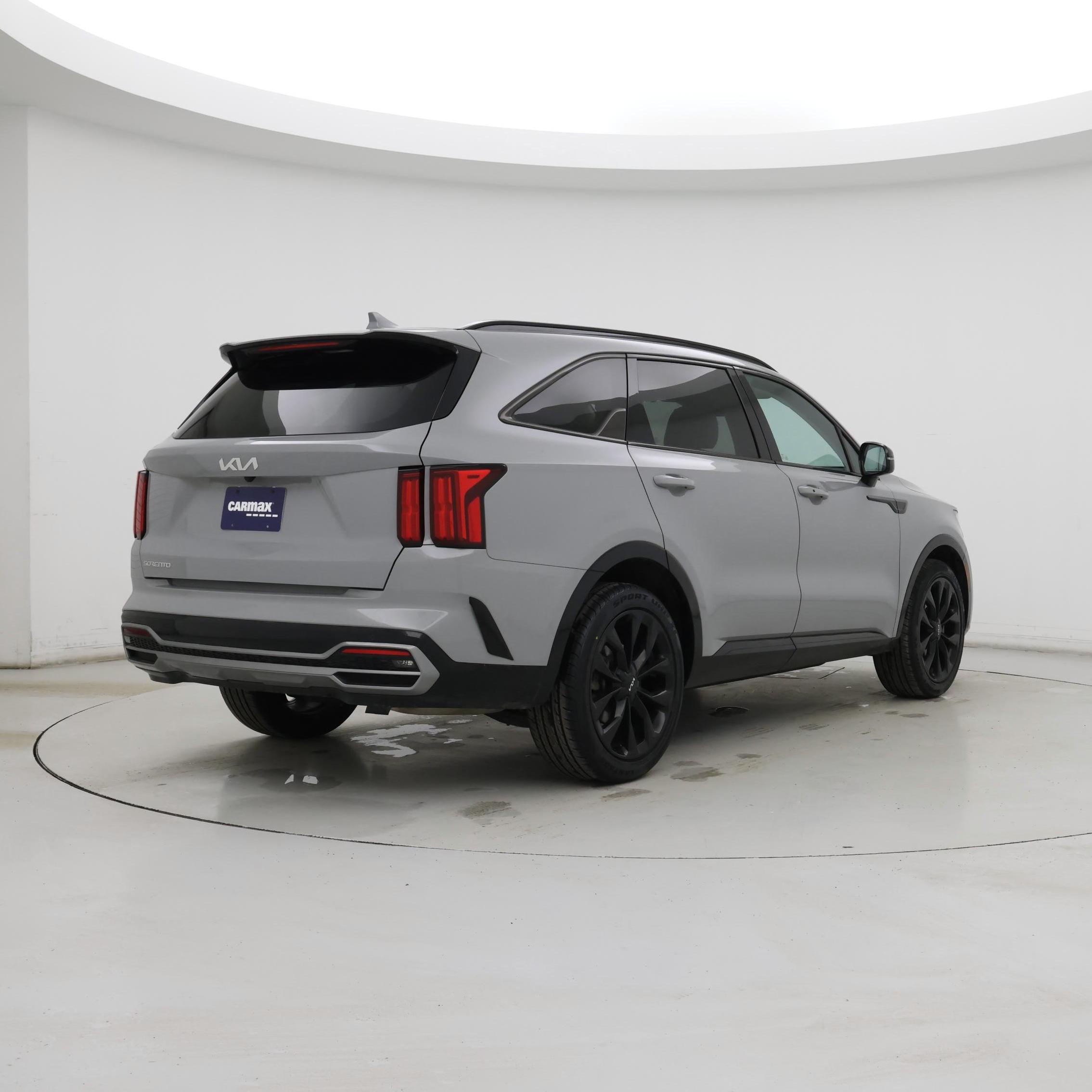 Thumbnail: 2023 Kia Sorento - 8