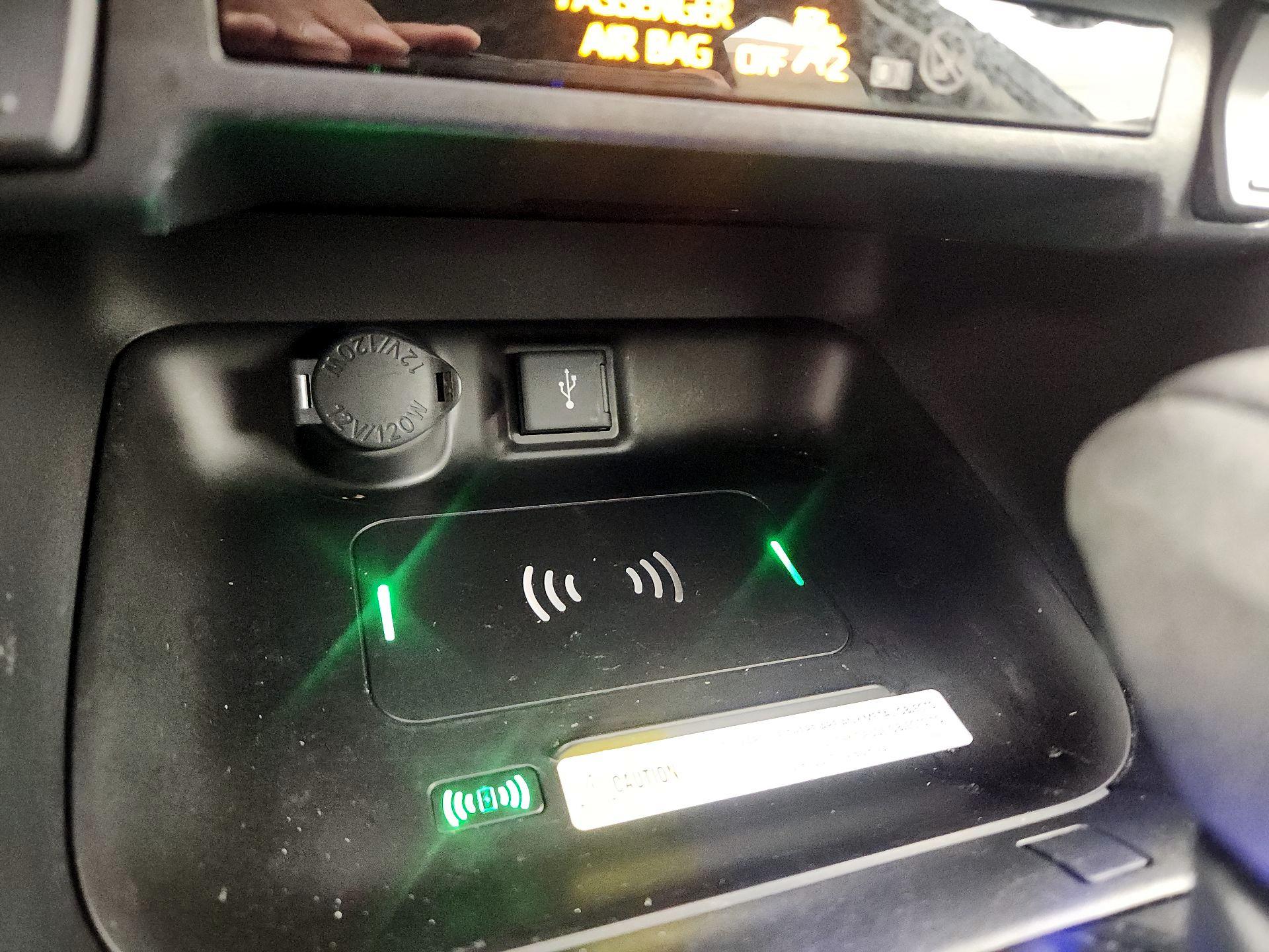 Thumbnail: 2022 Toyota RAV4 - 16