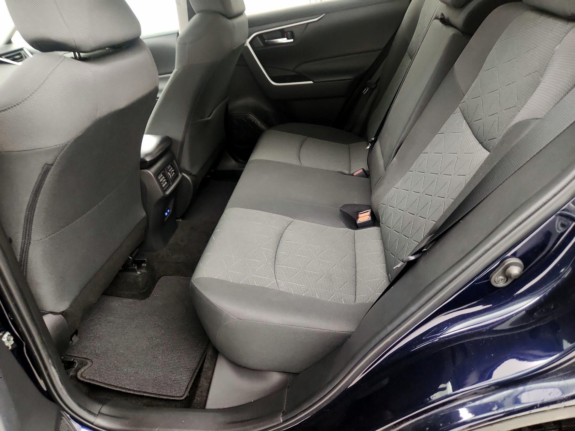 Thumbnail: 2022 Toyota RAV4 - 17