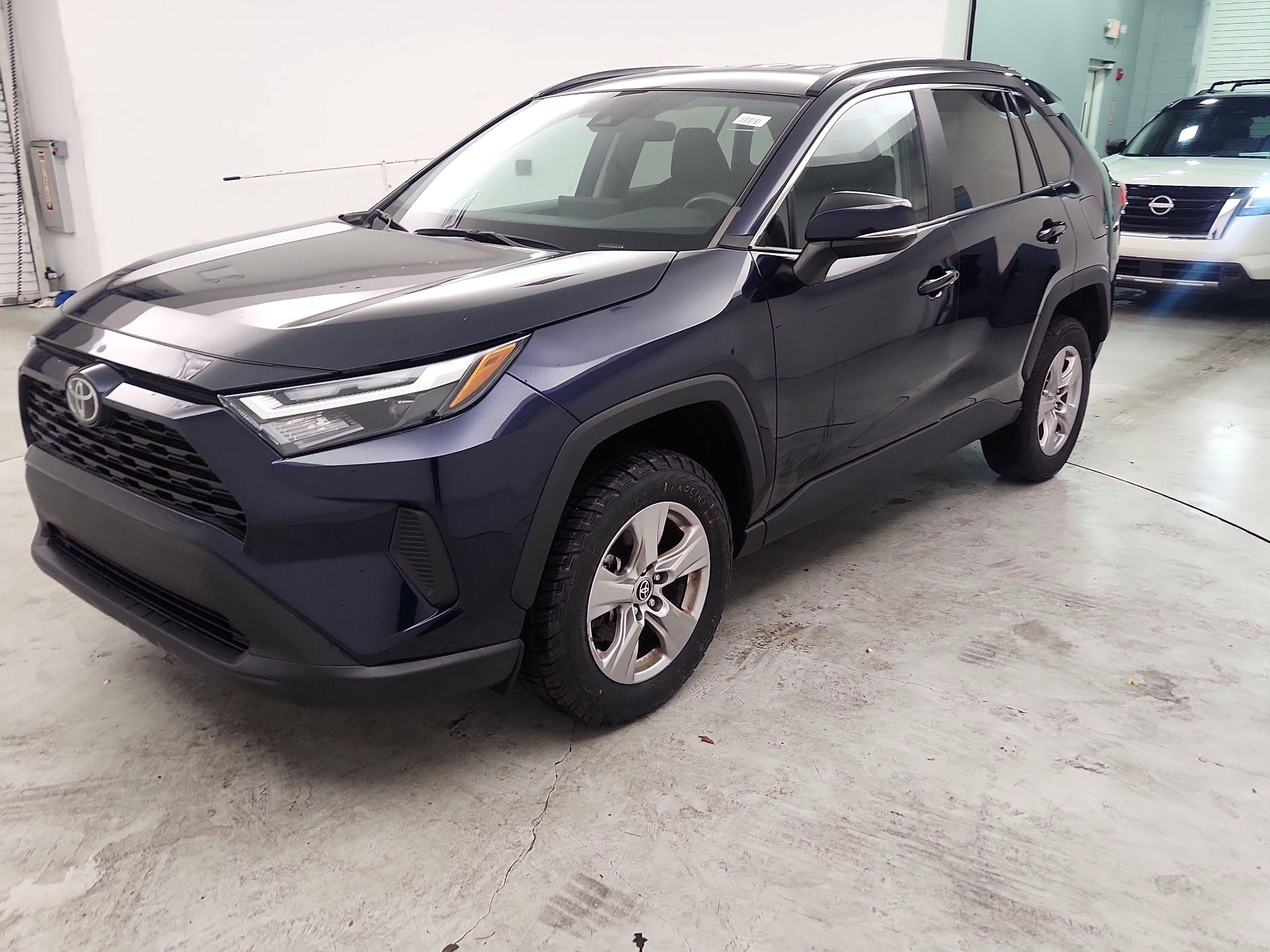 Thumbnail: 2022 Toyota RAV4 - 3