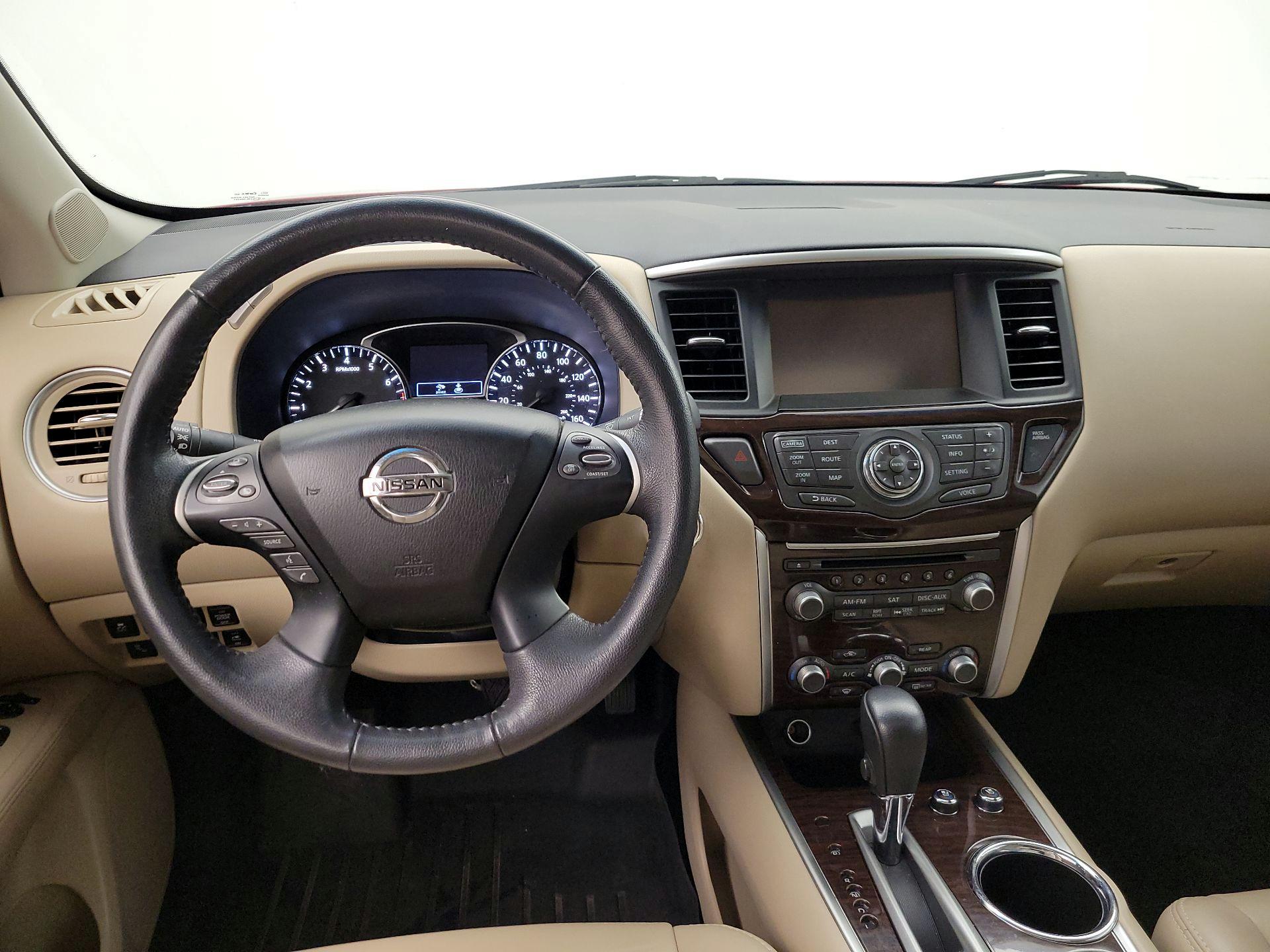 Thumbnail: 2016 Nissan Pathfinder - 10