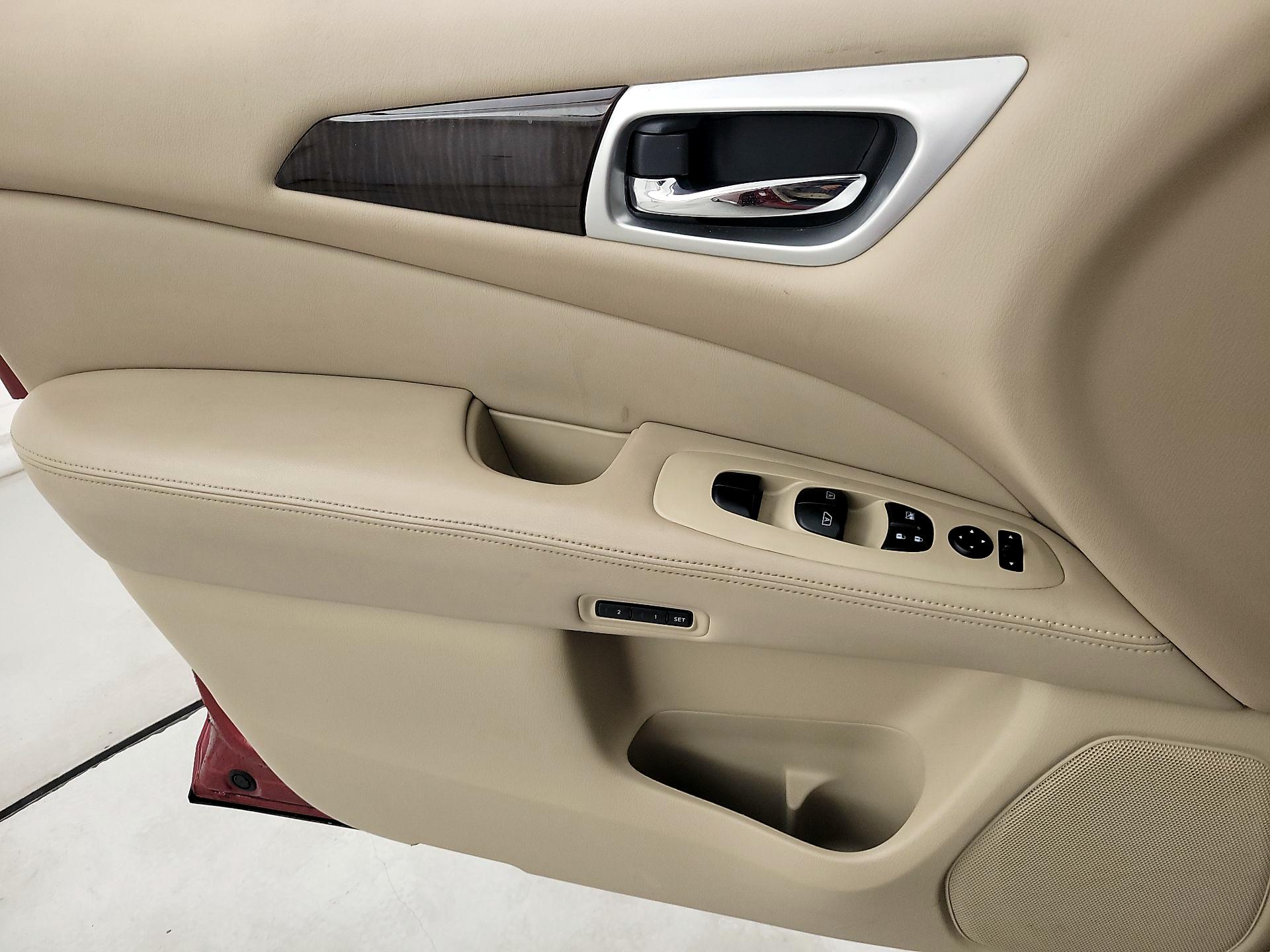 Thumbnail: 2016 Nissan Pathfinder - 12