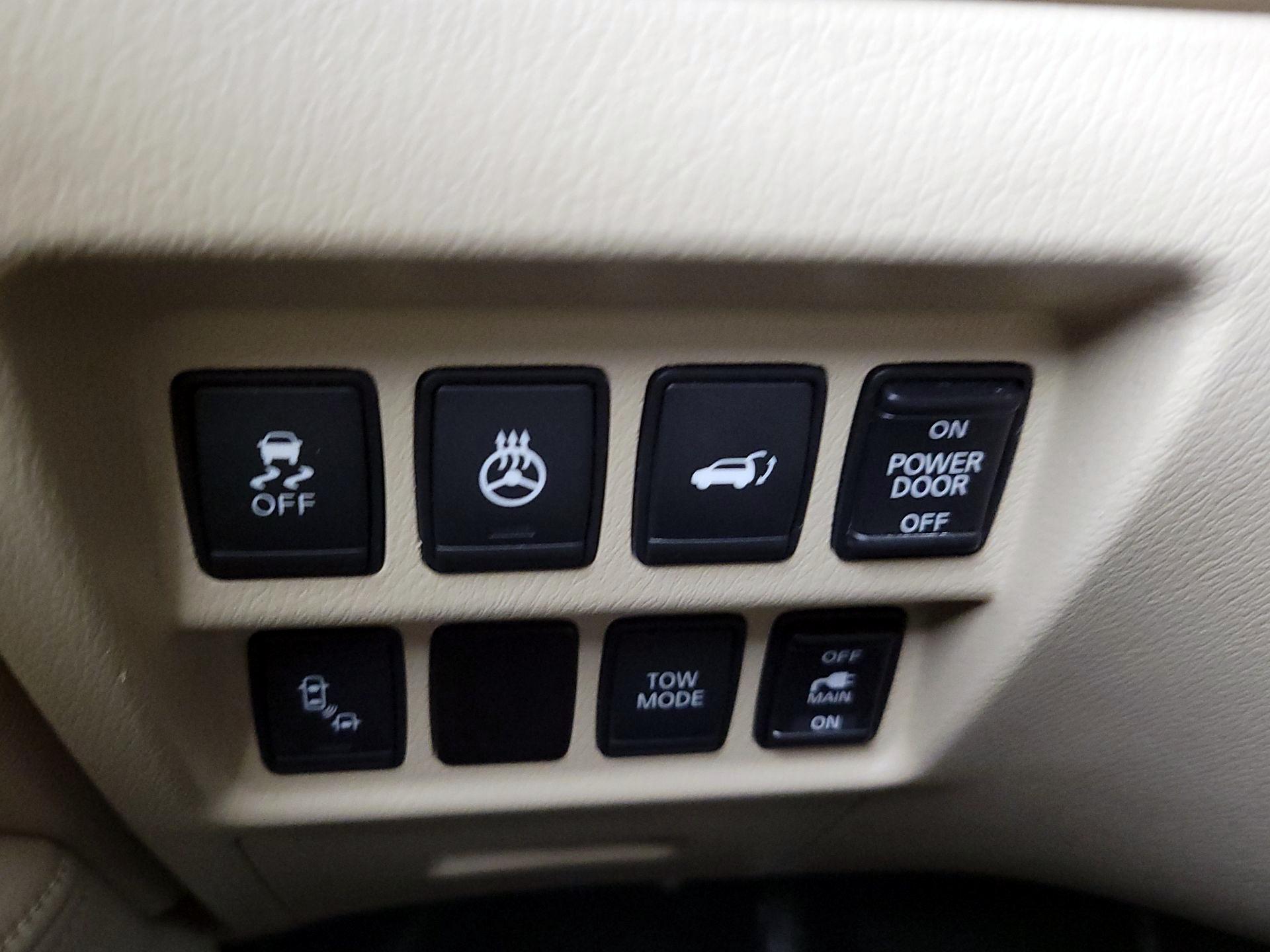 Thumbnail: 2016 Nissan Pathfinder - 13