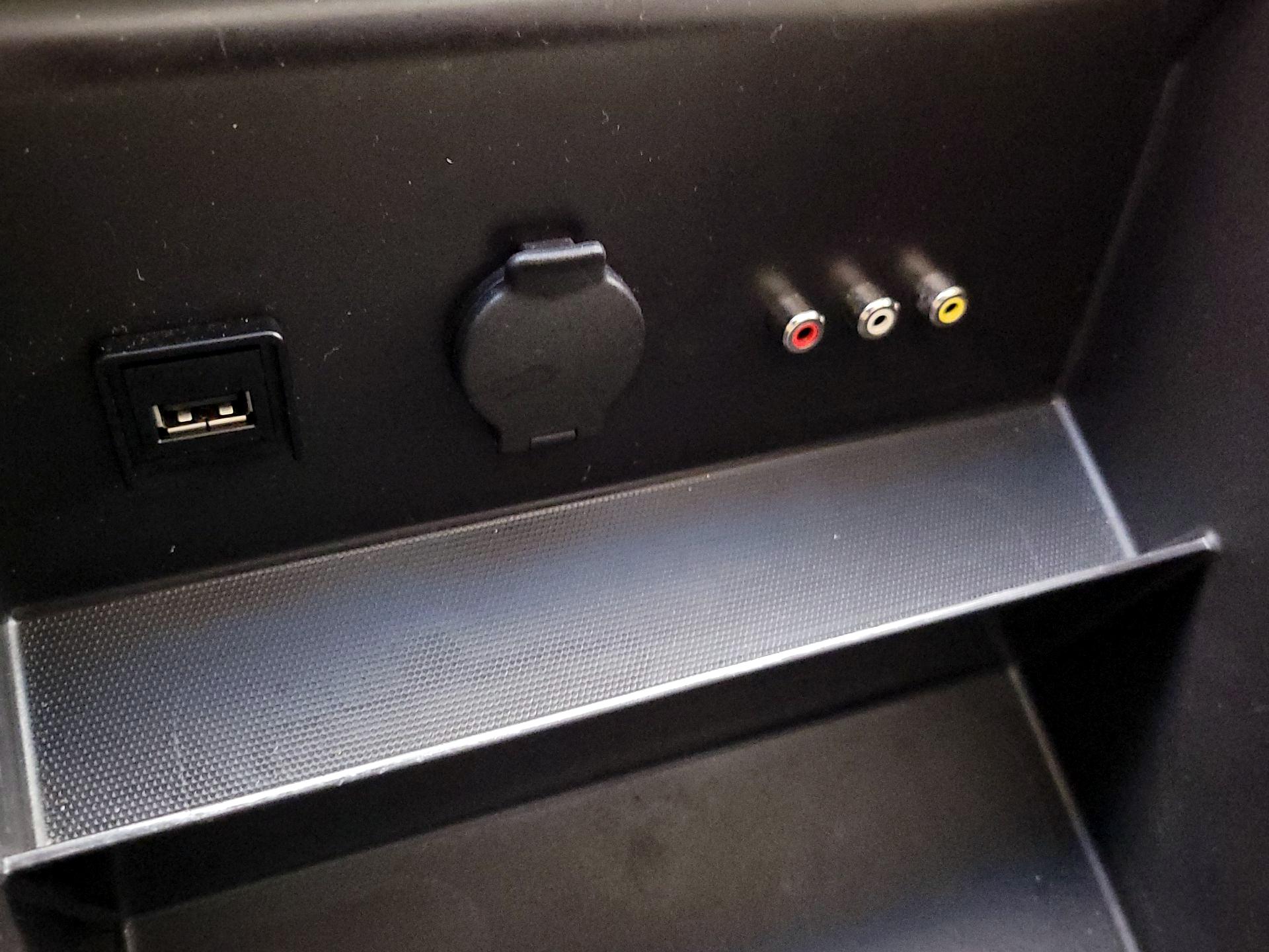 Thumbnail: 2016 Nissan Pathfinder - 19