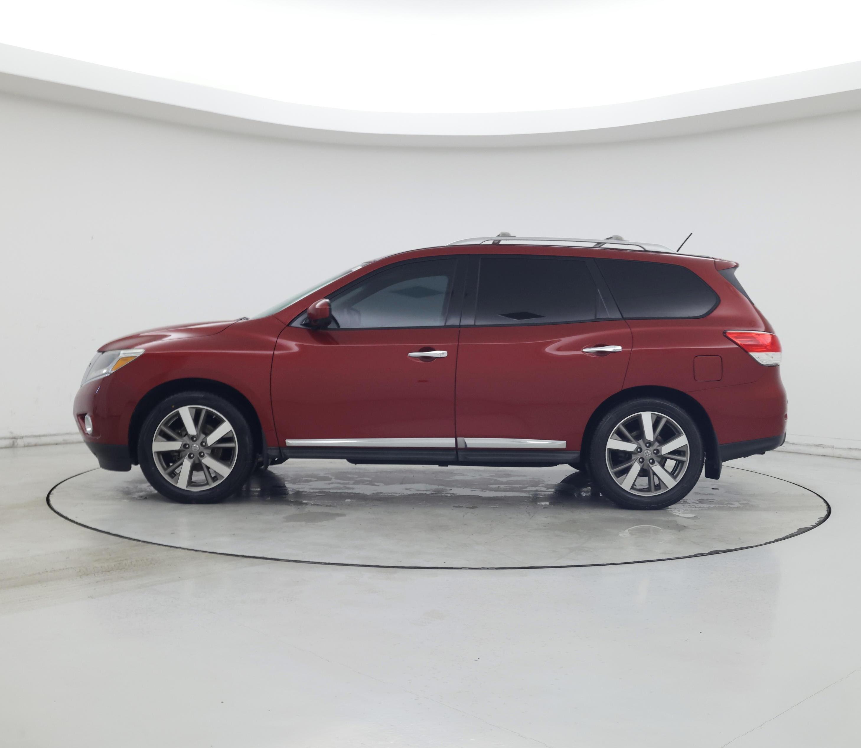 Thumbnail: 2016 Nissan Pathfinder - 3