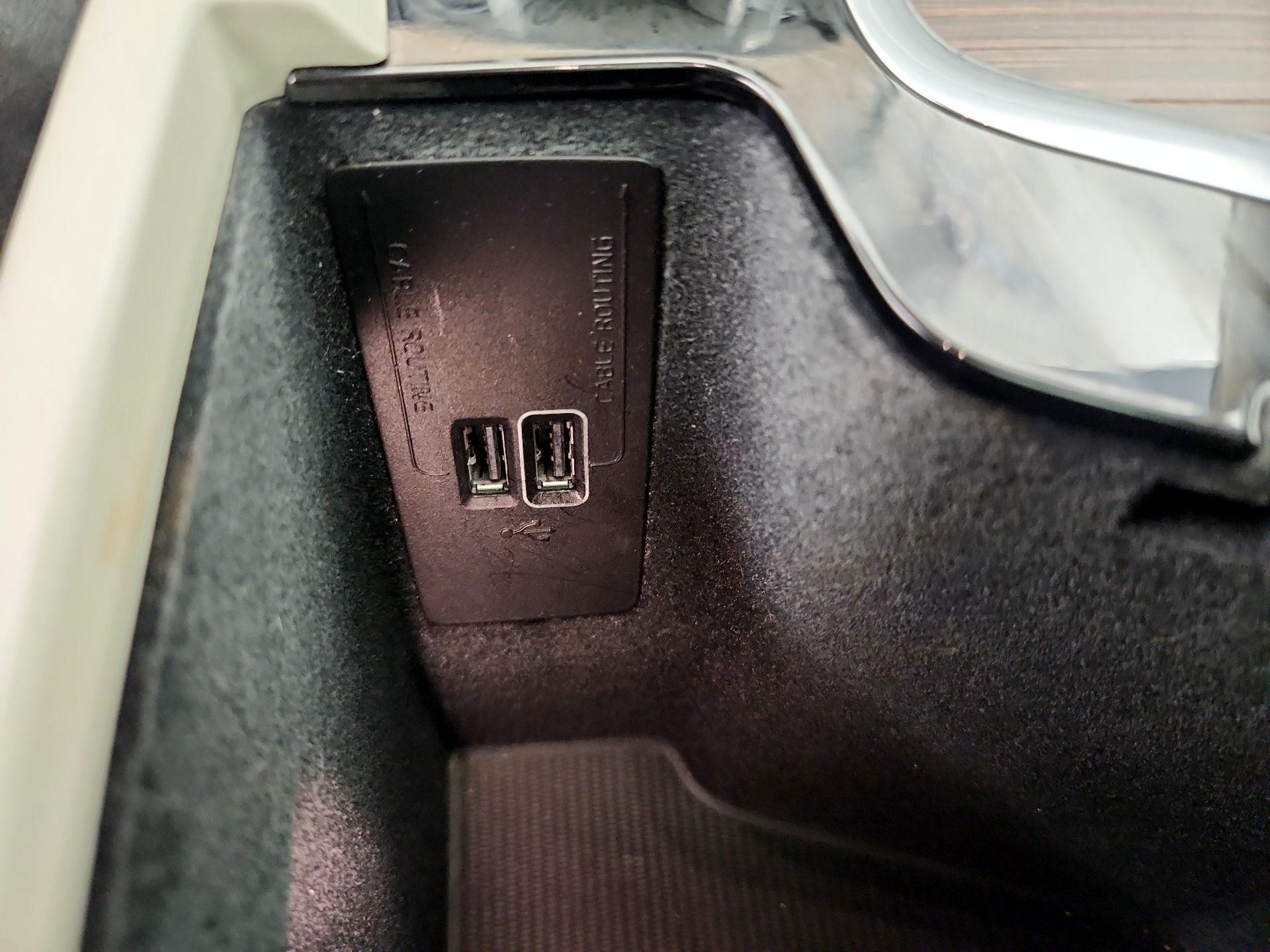 Thumbnail: 2021 Volvo XC60 - 19