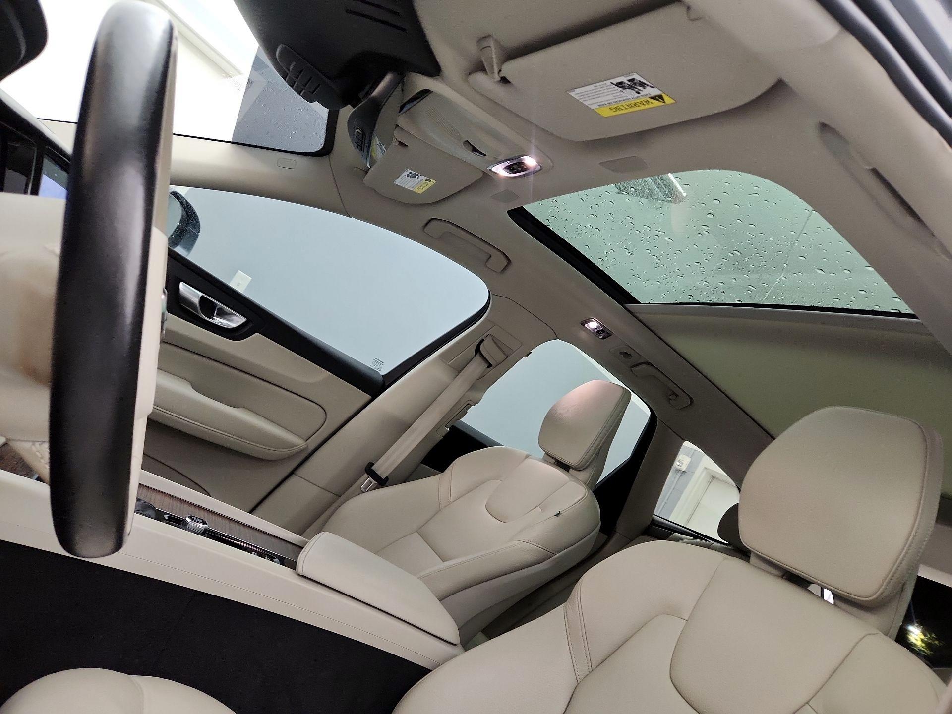 Thumbnail: 2021 Volvo XC60 - 20