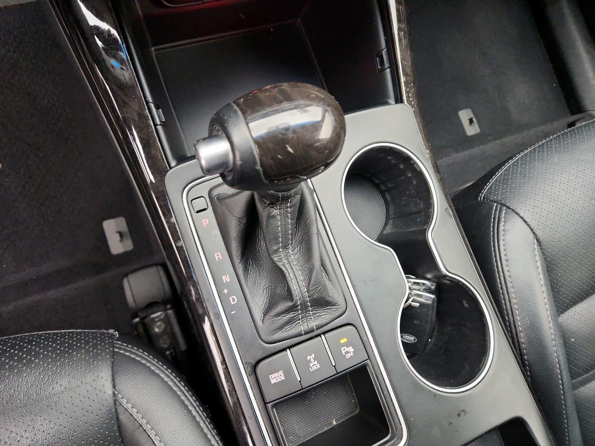 Thumbnail: 2017 Kia Sorento - 17