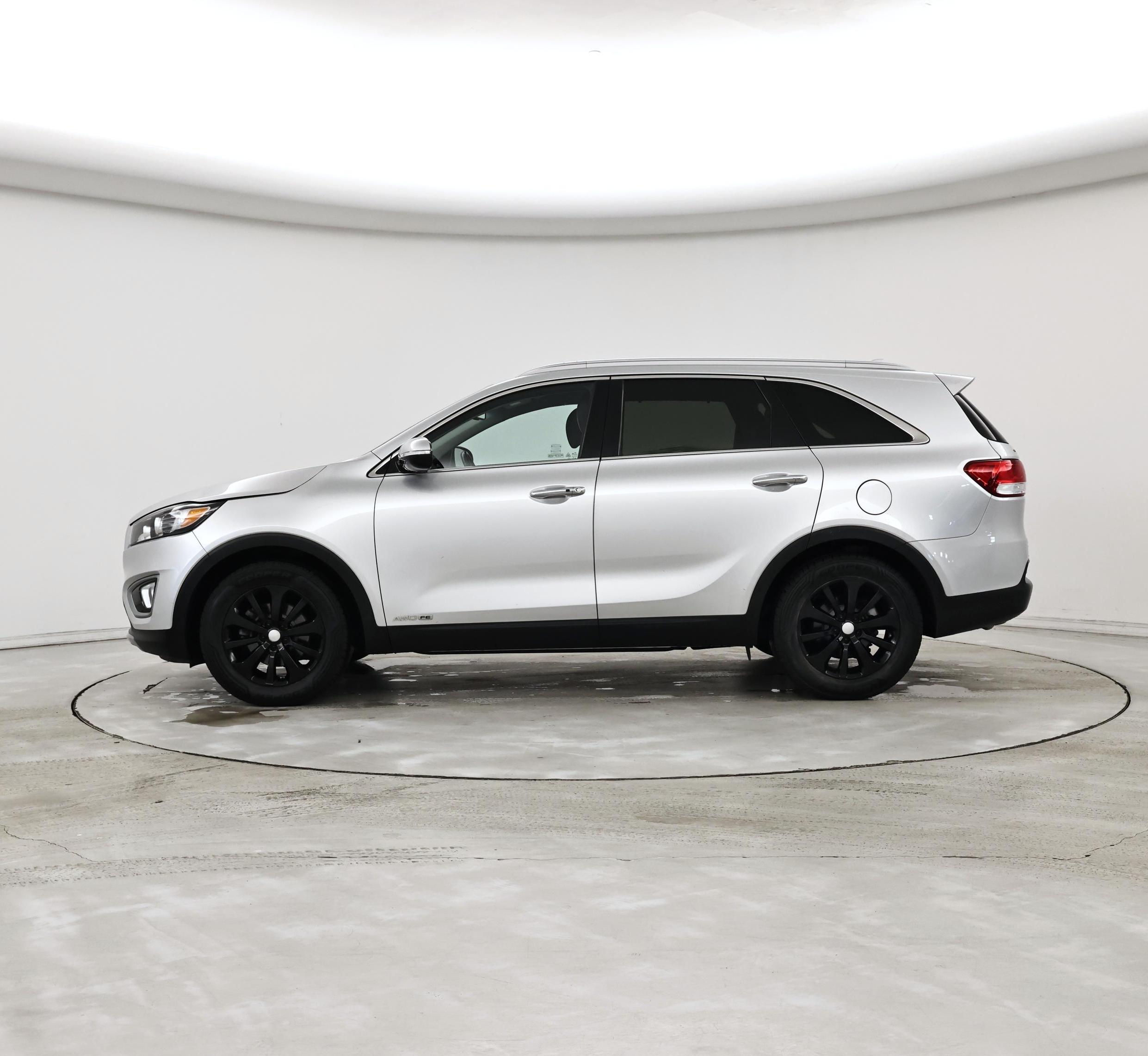 Thumbnail: 2017 Kia Sorento - 3