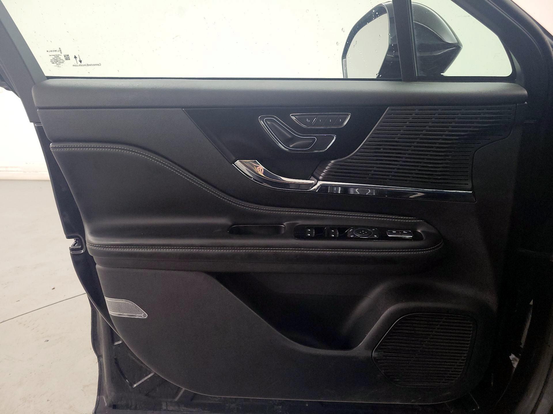 Thumbnail: 2022 Lincoln Corsair - 12