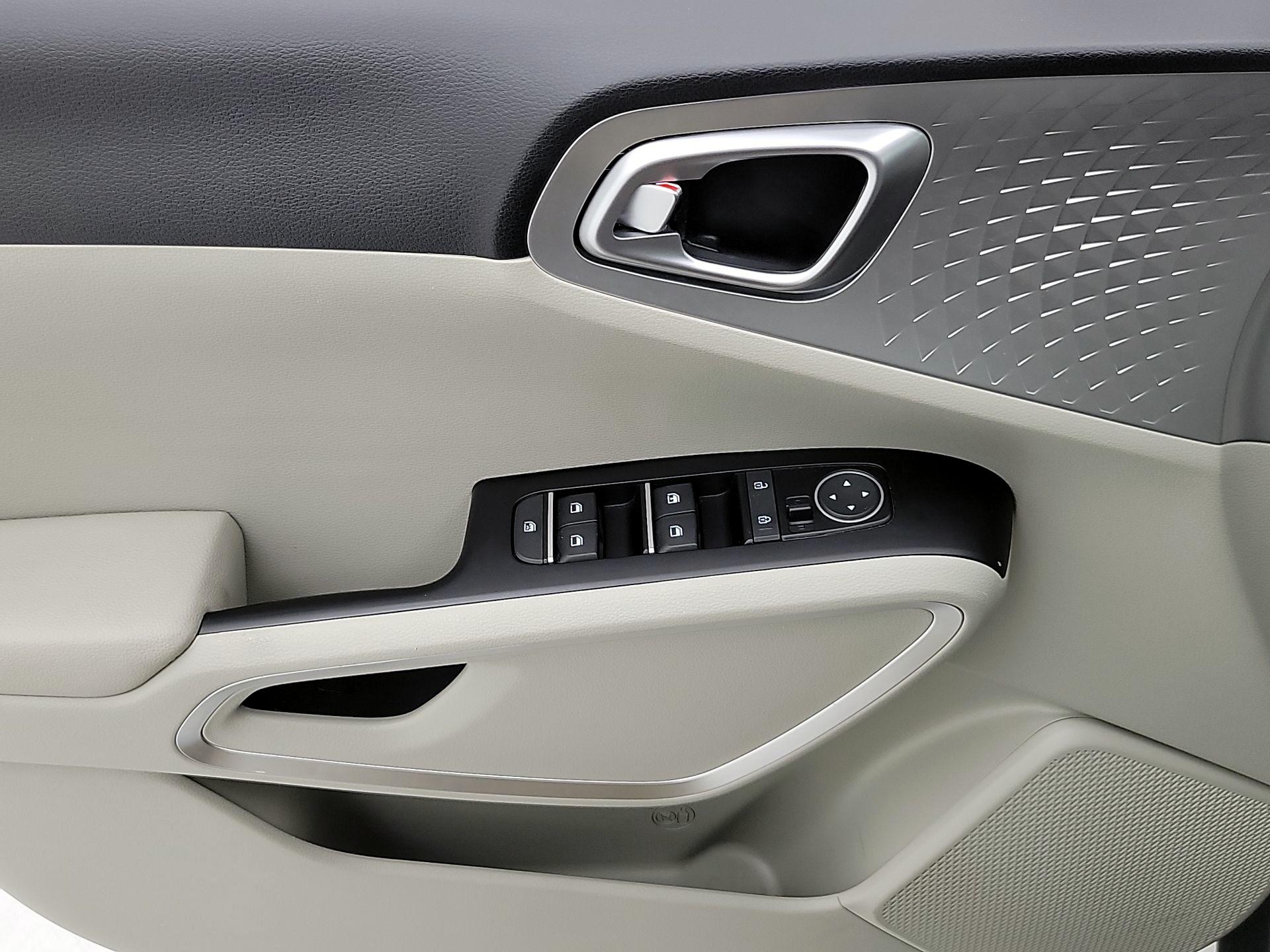 Thumbnail: 2023 Kia Soul - 12